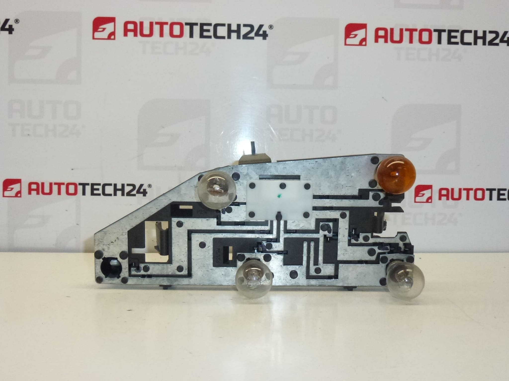 Jobb hátsó lámpafoglalat Peugeot 406 4 ajtós 9630364777 6351L5