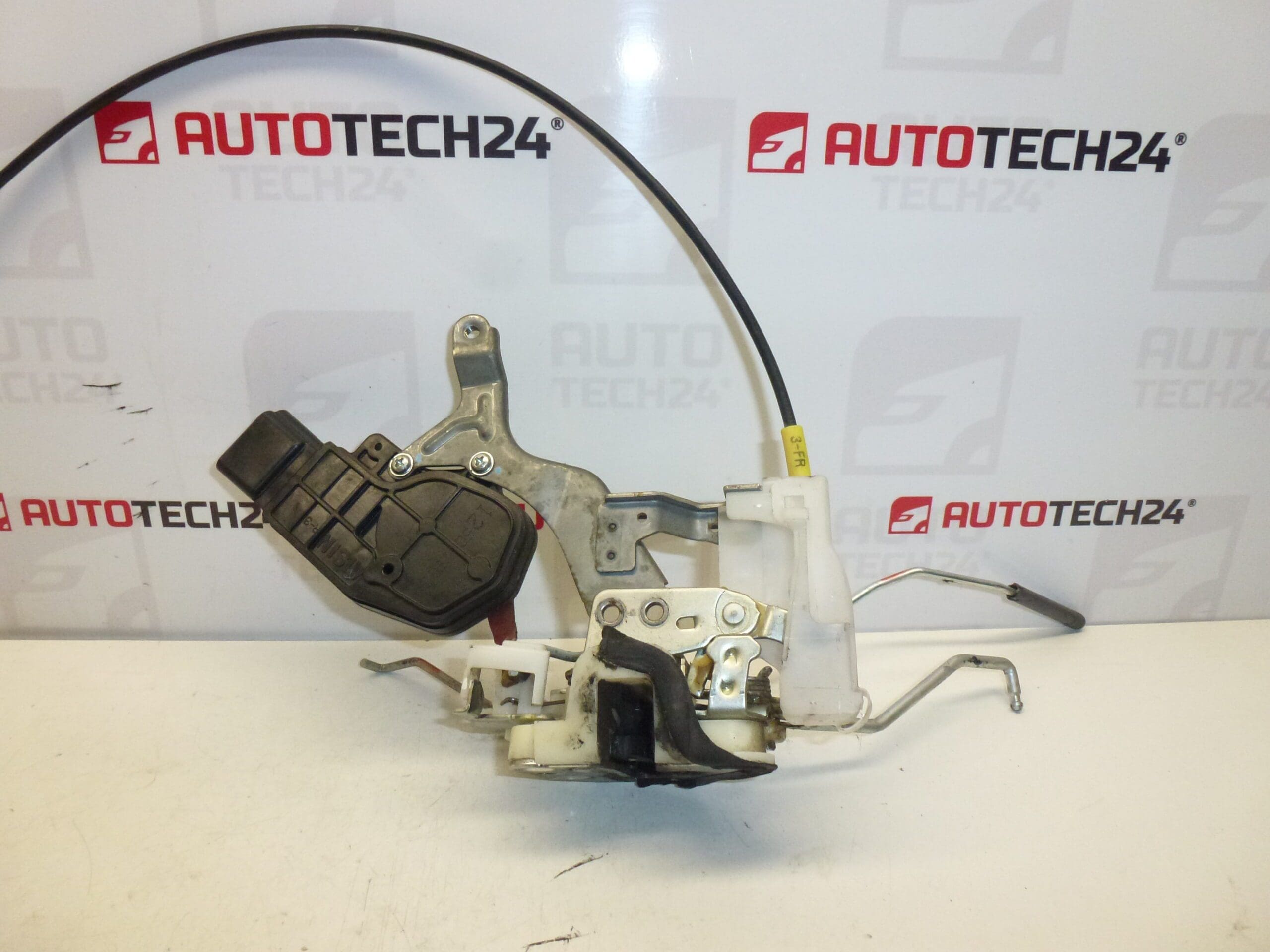 Jobb oldali ajtózár Citroën C1 Peugeot 107 9136V1