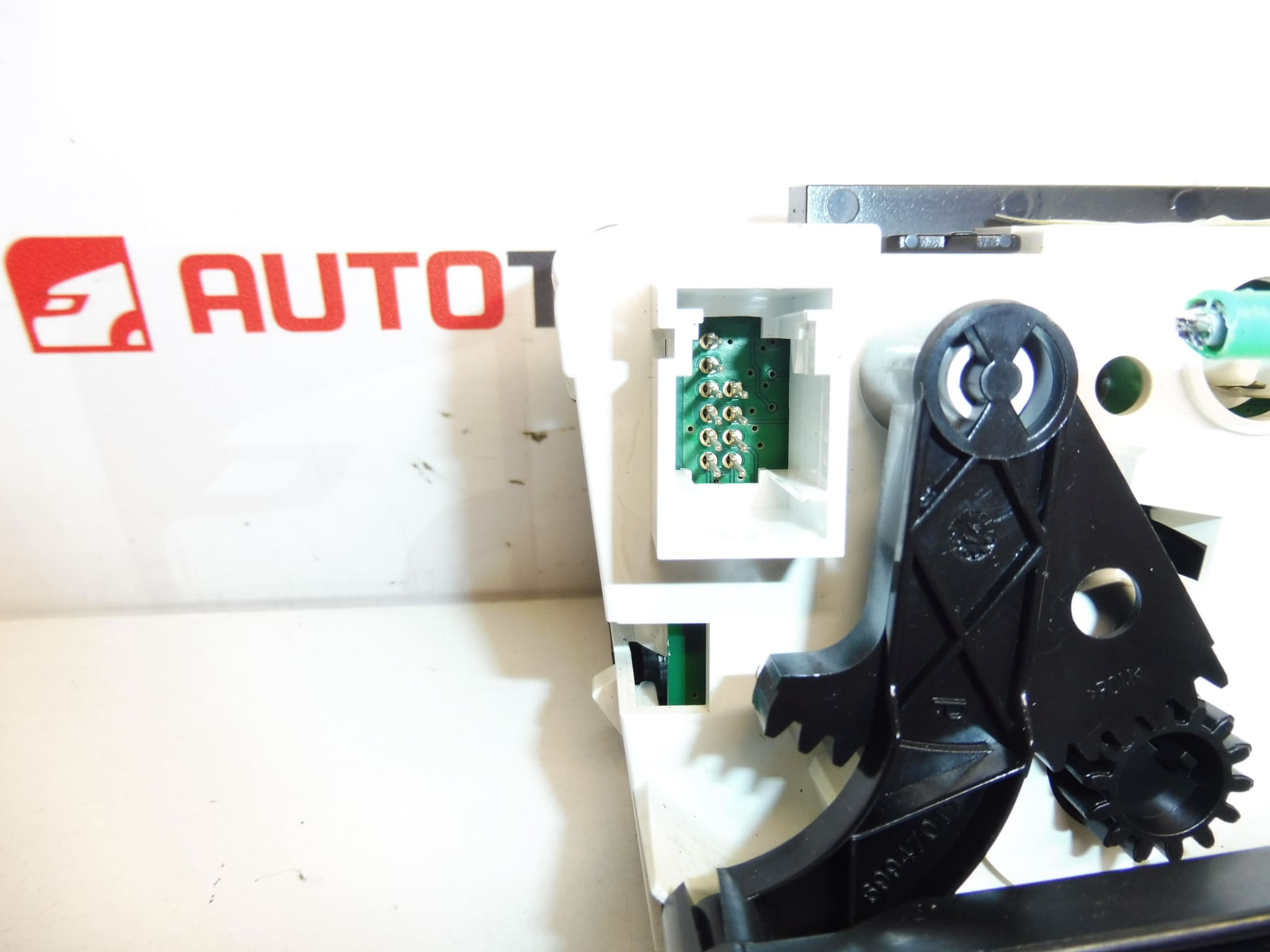 Citroën C3 Picasso és Peugeot Fûtés és Légkondicionálás Szabályzó T1001394S 6452N0 - Image 2