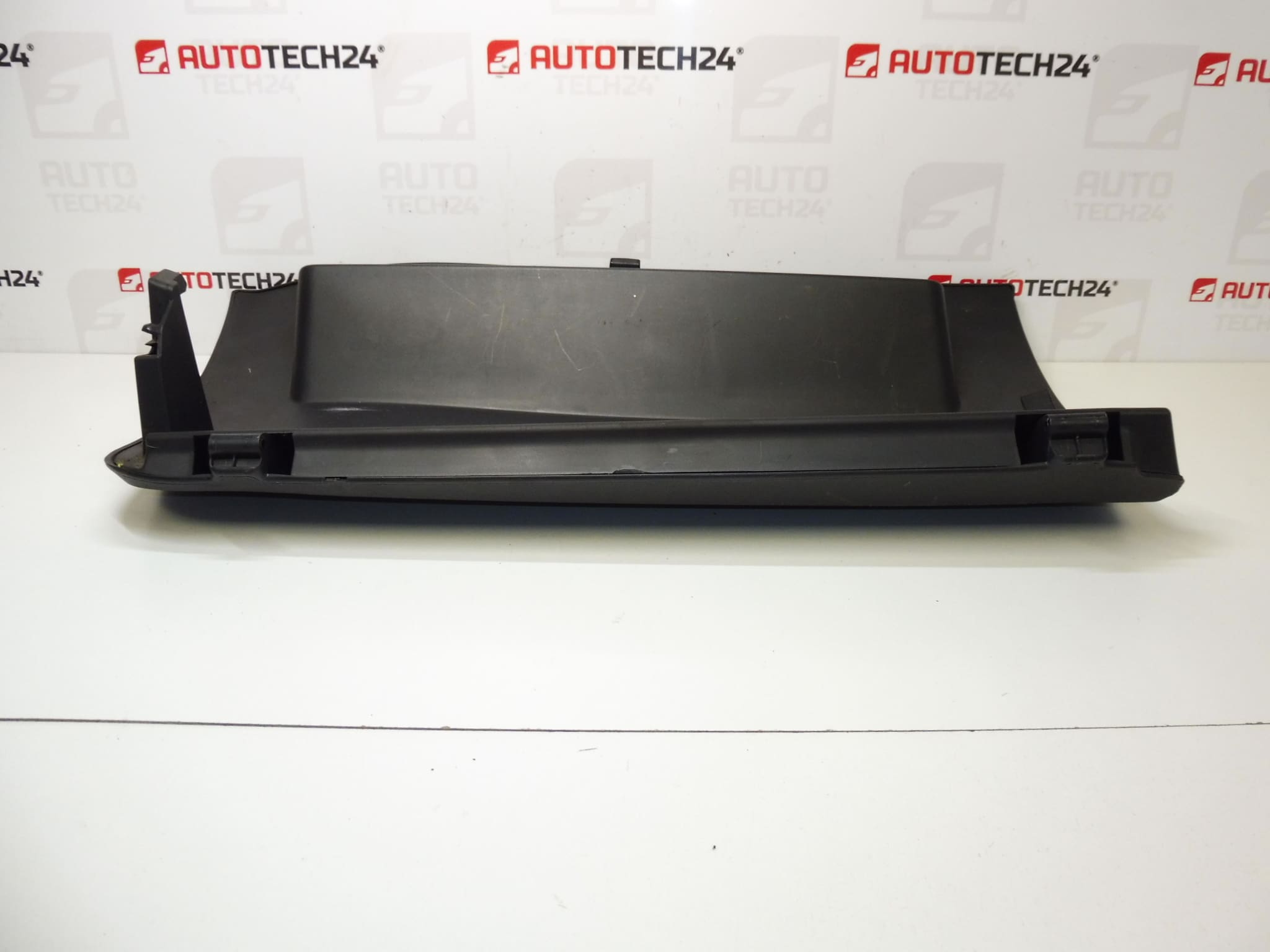 Citroën C4 Picasso Tárolórekesz 8218FG - Image 2