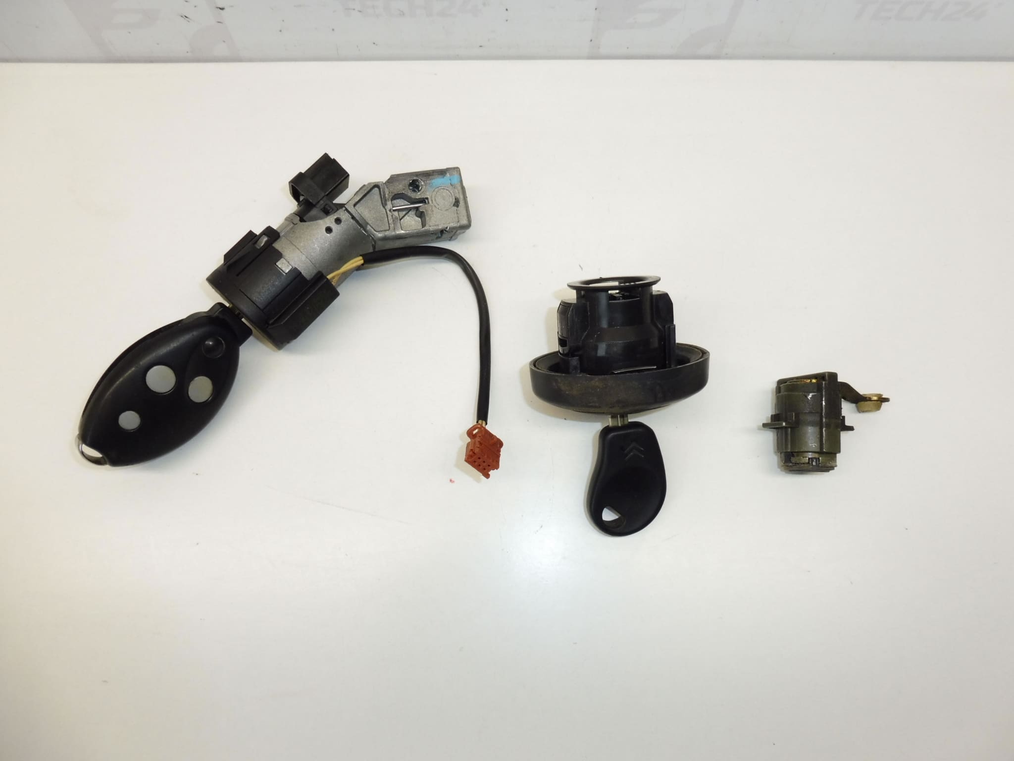 Zárkészlet + 2 db kulcs Citroën C5 (2005–2007) 4162HE - Image 2