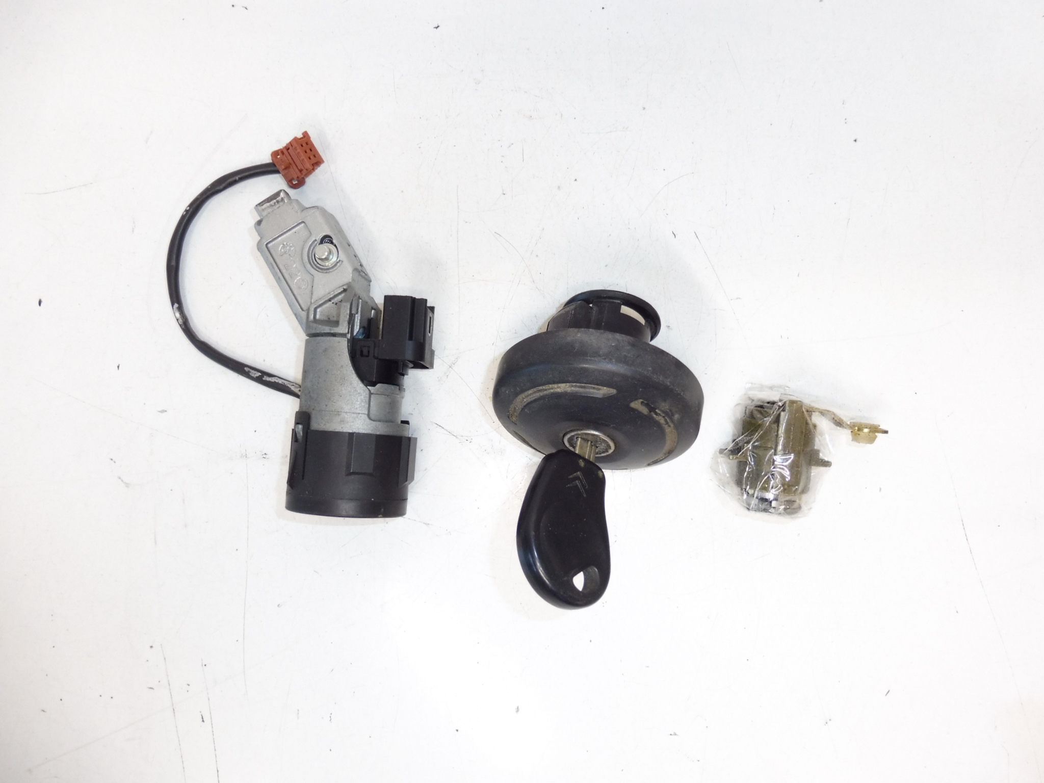 Zár készlet + 1 kulcs Citroën C5 05-07 4162HE