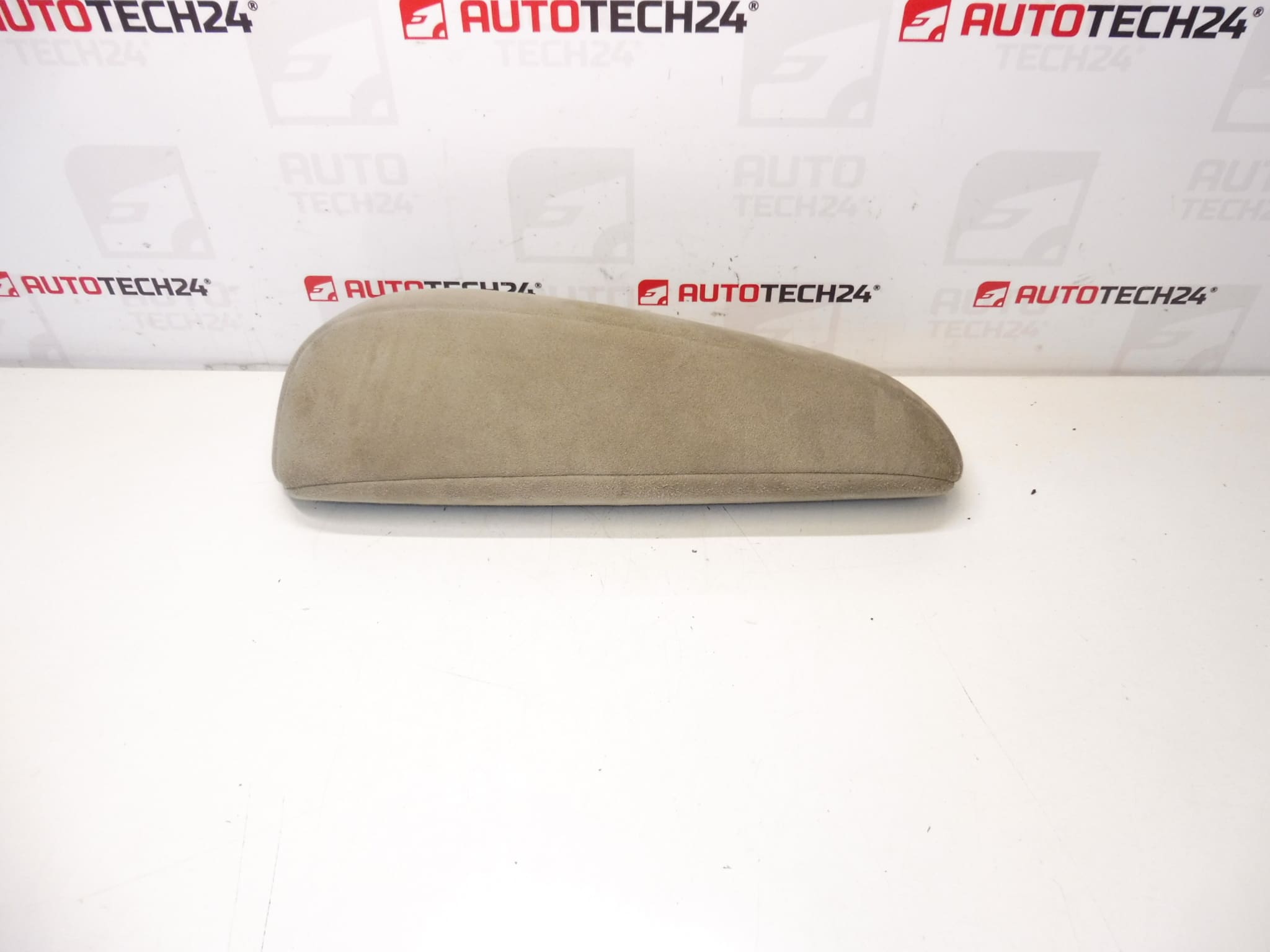 Az Alcantara kartódása Citroën C8 Peugeot 807 883067