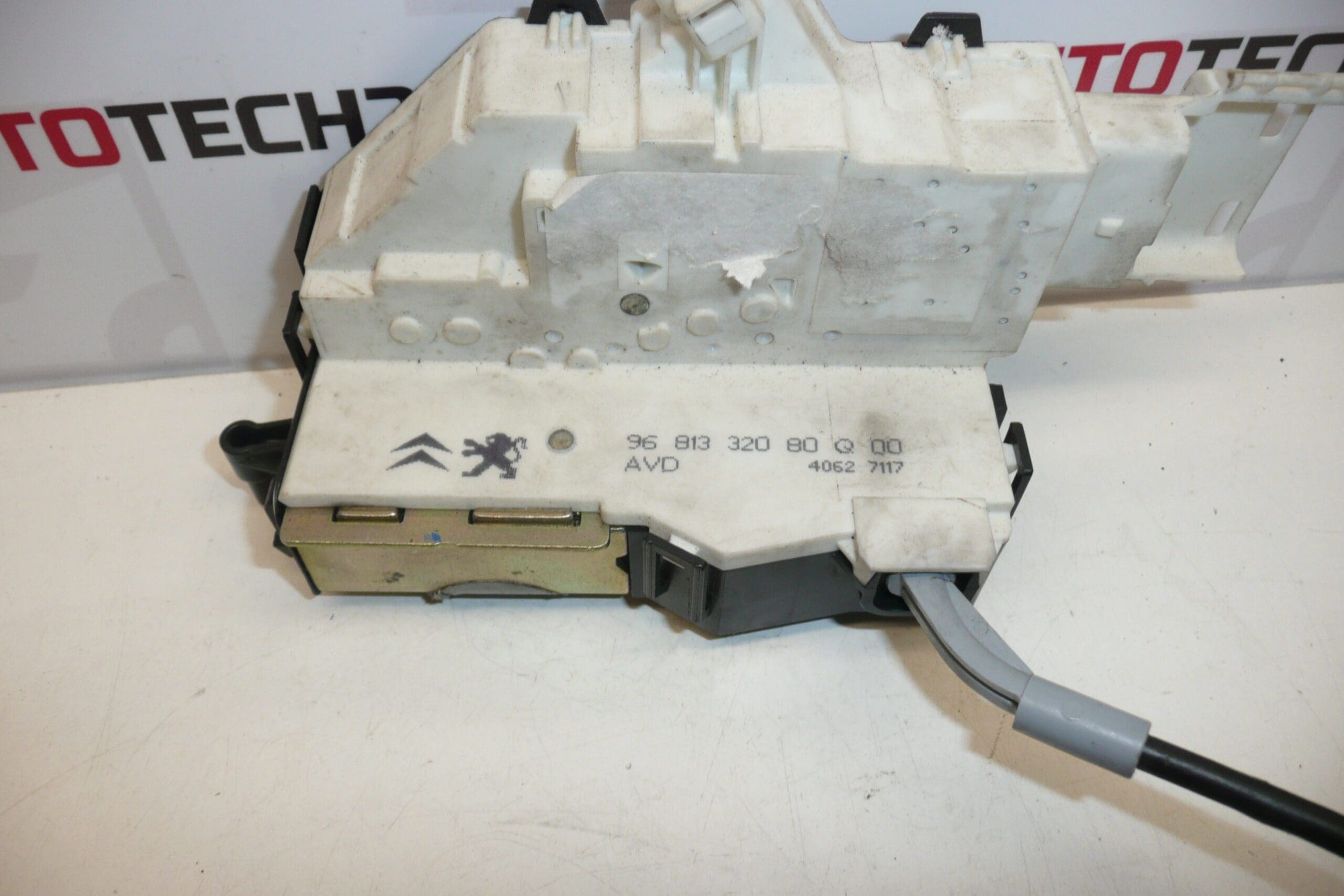 Citroën C4 3 ajtós jobb oldali ajtózár 9681332080 9136EV - Image 2