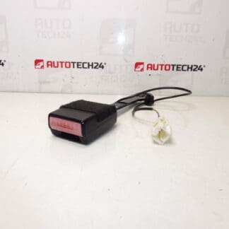 Utas útlevél -tulajdonos Peugeot 407 8973pv