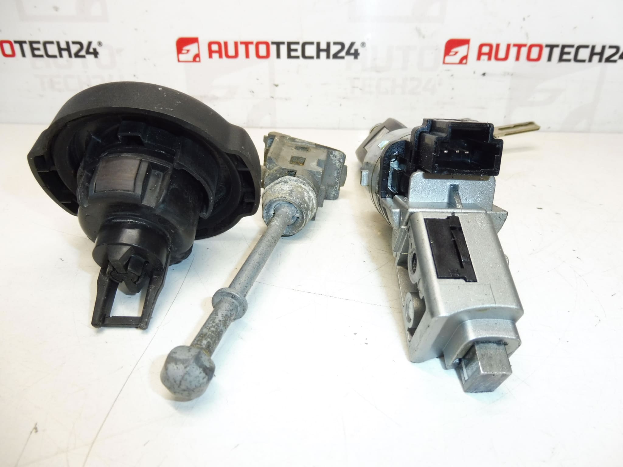 Zárszett 2 kulccsal Citroën C5 X7 4162NS 4162KF - Image 2