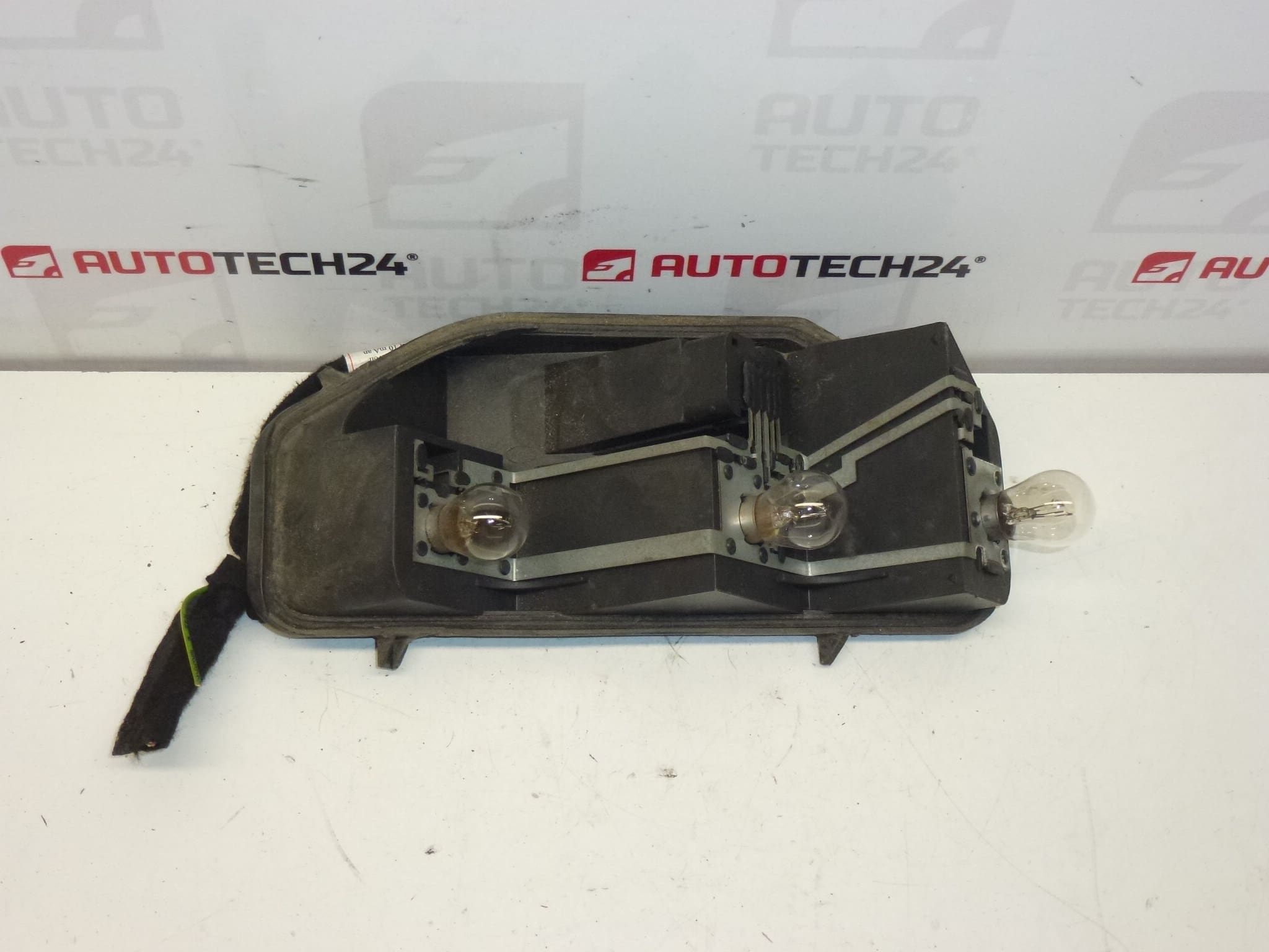 Aljzat bal hátsó lámpa vezetékekkel Peugeot 407 KOMBI 6350T3 6350FR