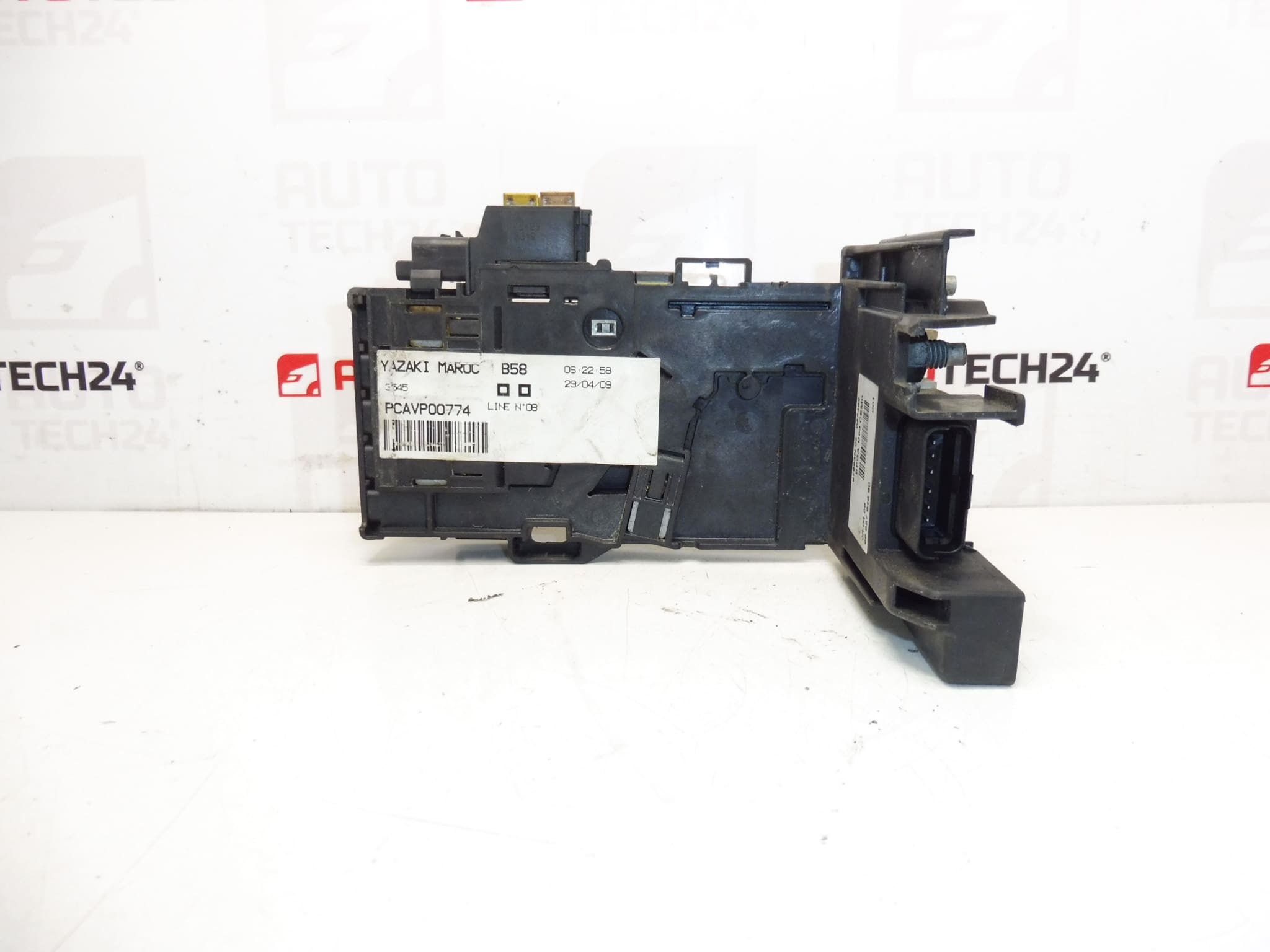 Citroën Peugeot 9665794680 28201235 6500He biztosíték modul