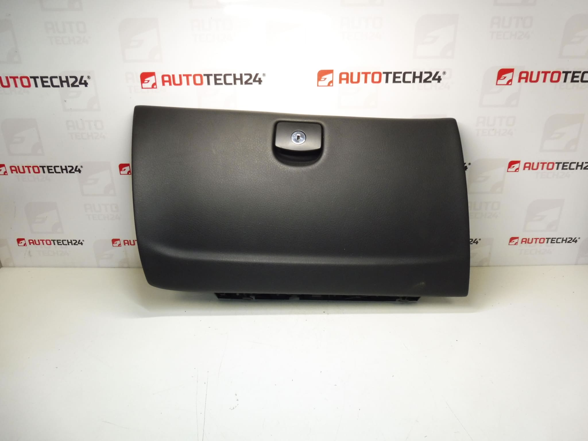 Peugeot 407 8226J0 fedél