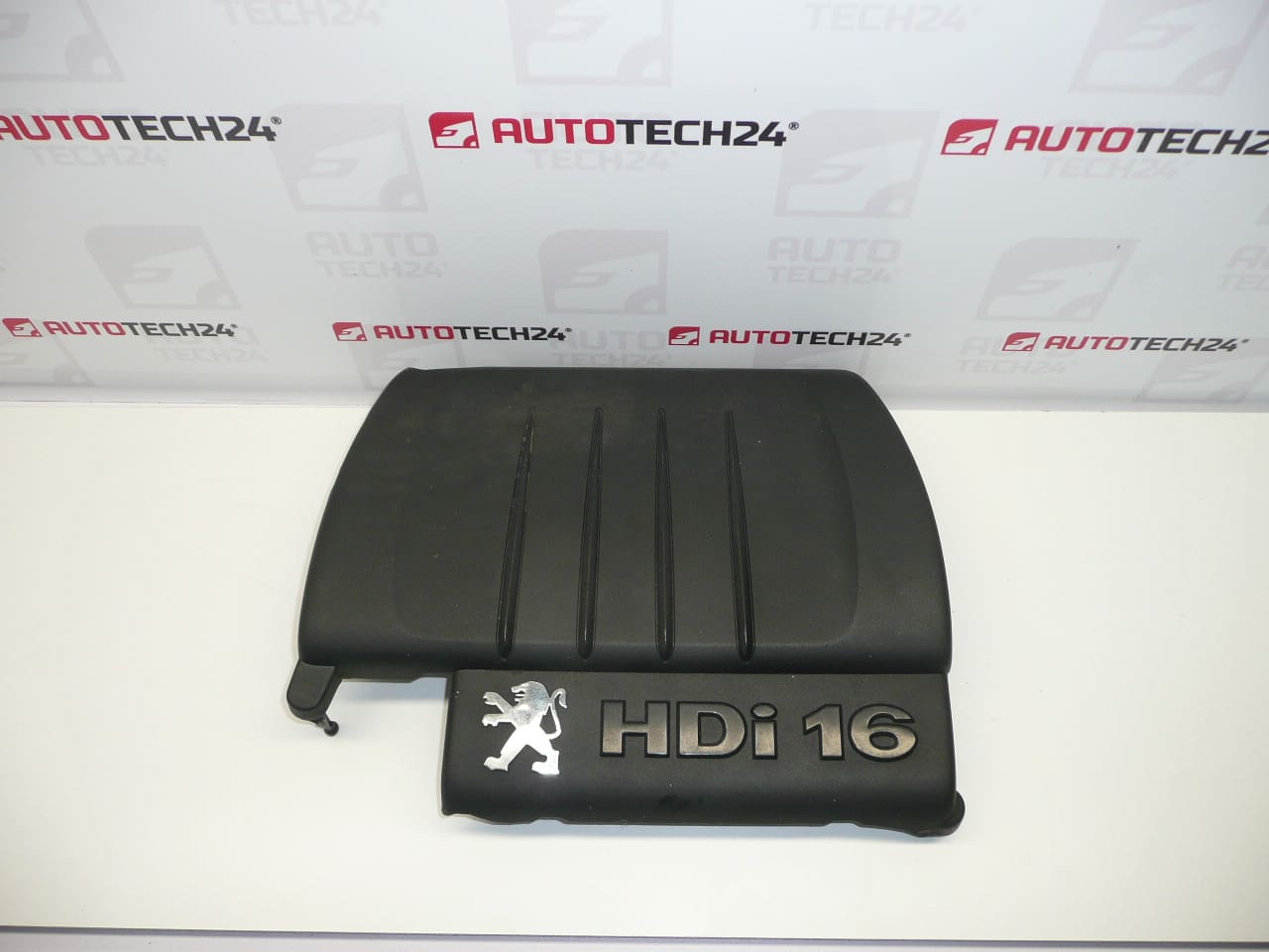 Motorburkolat 1.6 HDI Peugeot 9659999880 0137E5
