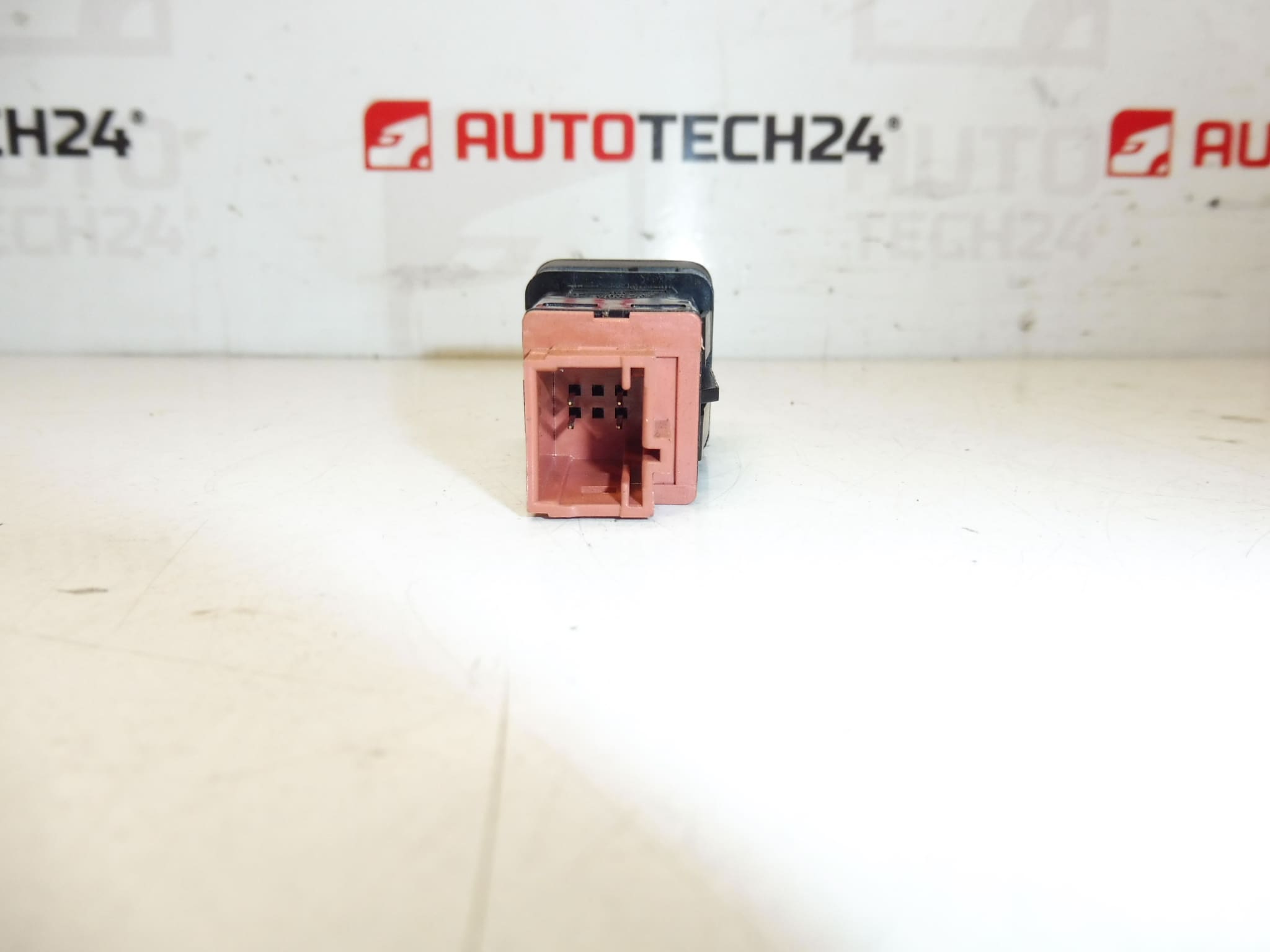 Citroën DS Tartálynyitó Kapcsoló 96664235ZD - Image 2