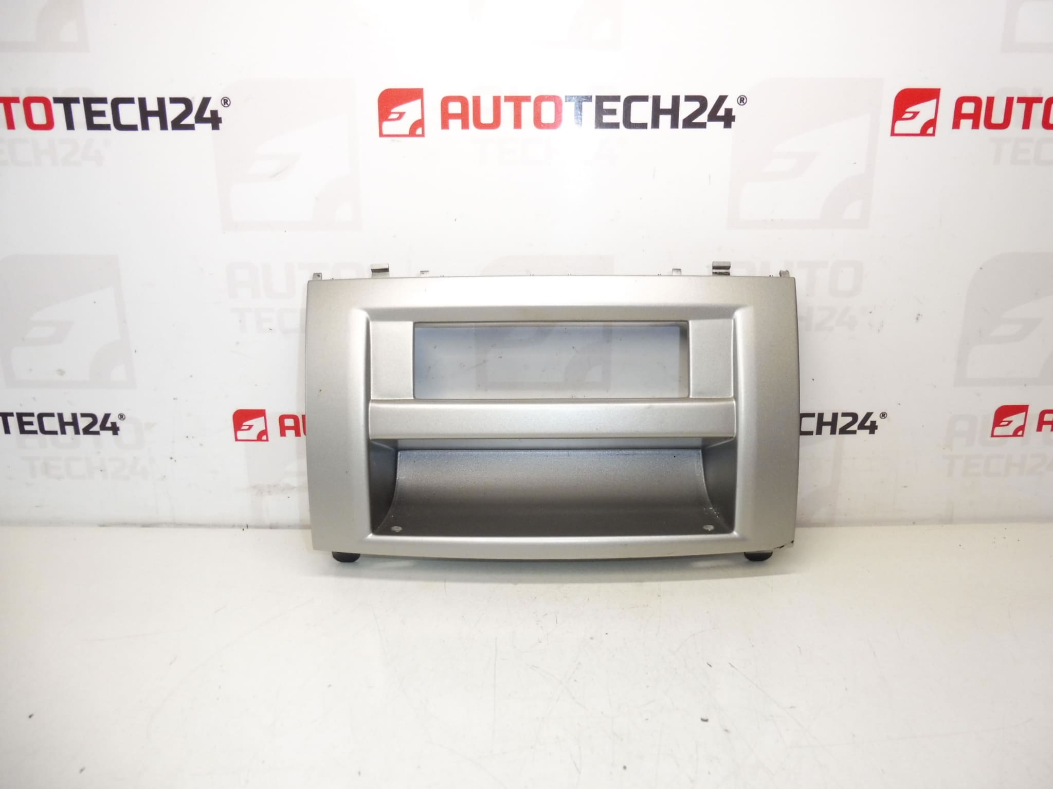 Peugeot 407 rádió kijelzőelőlap 9657788777