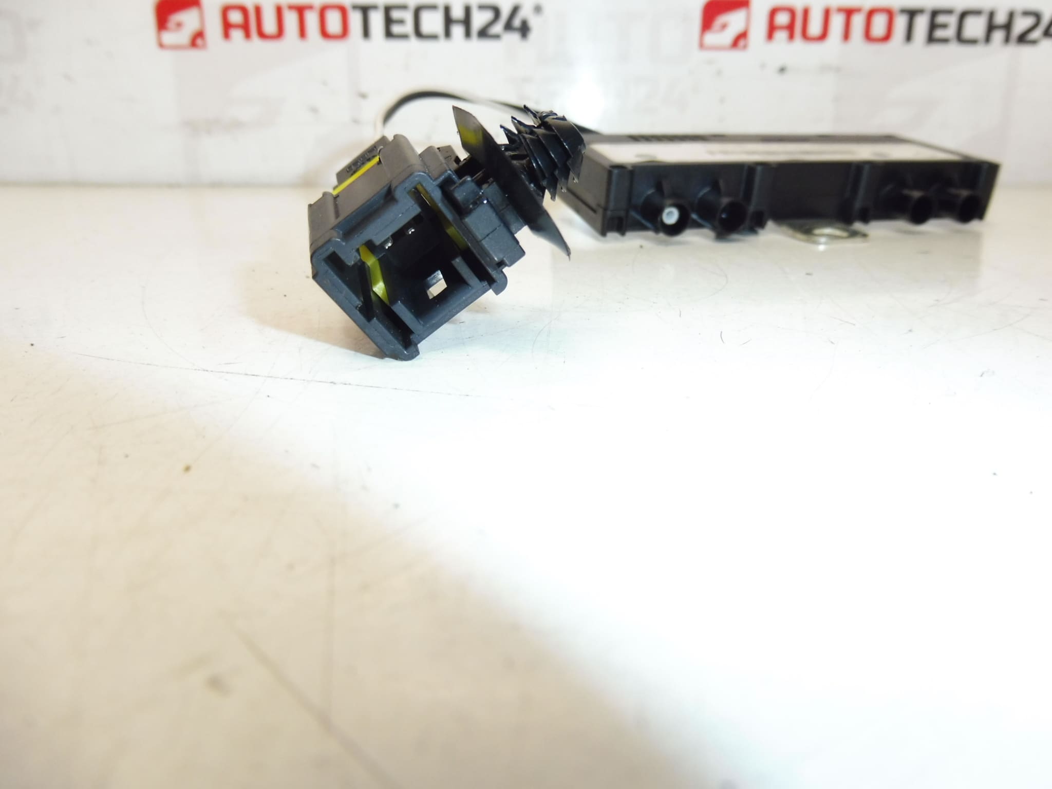 Peugeot Impedancia Adapter 407 9654390480 6561T7 - Image 2