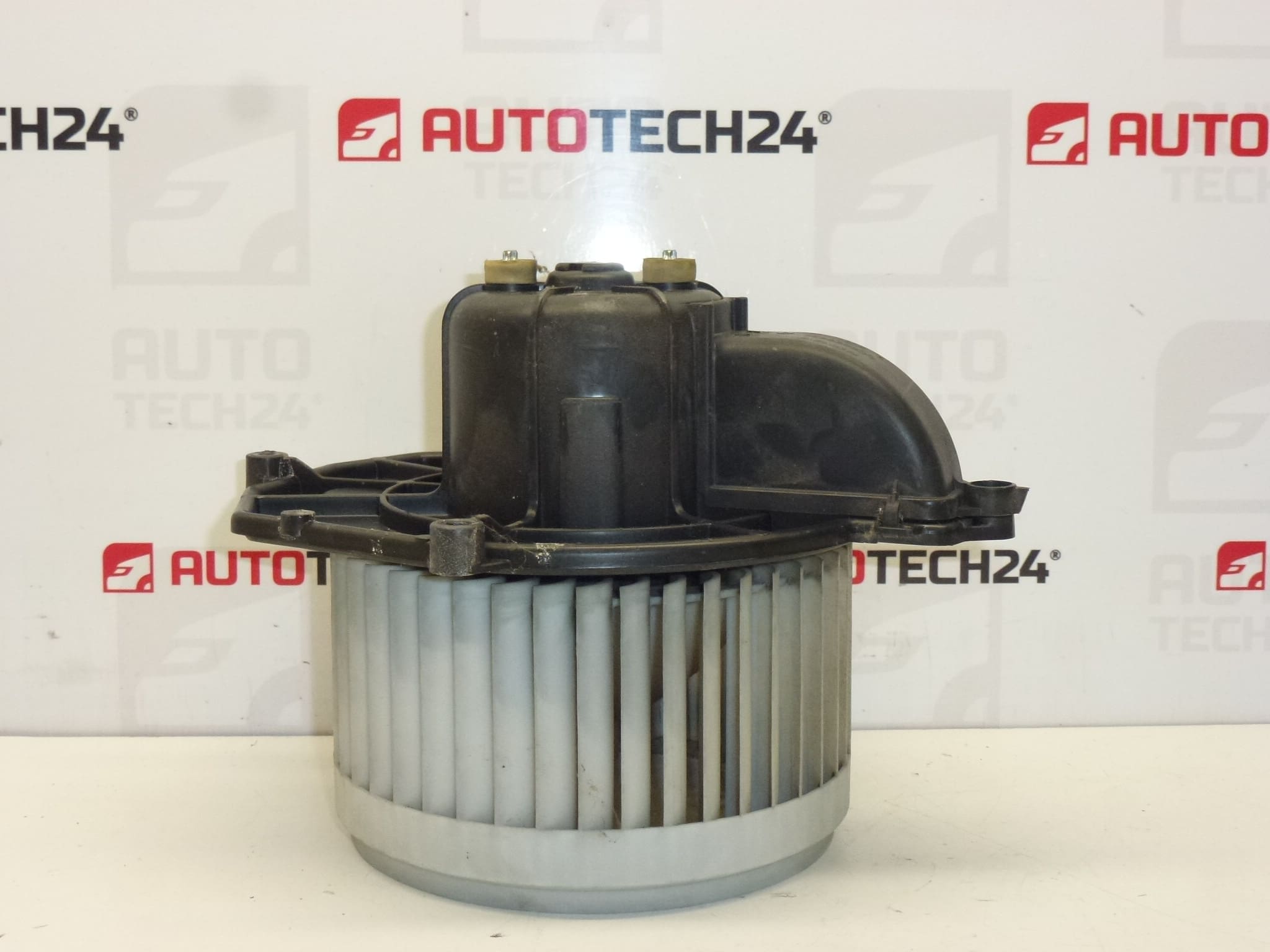 Fűtésventilátor DENSO Citroën Peugeot 5e2228200 6441AS 6441AR