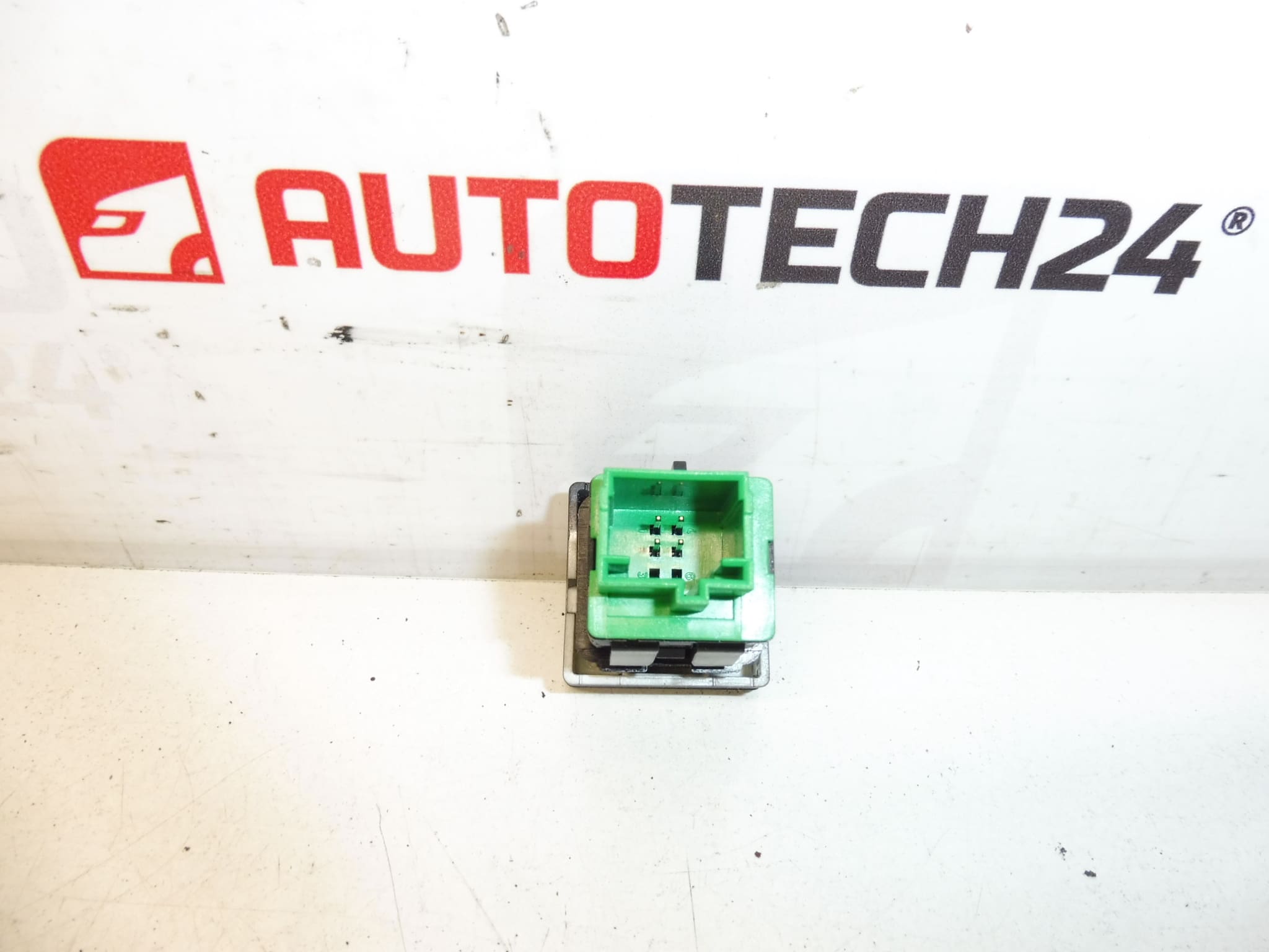 Citroën Peugeot központi zár kapcsoló 96582880XT 6490E1 - Image 2