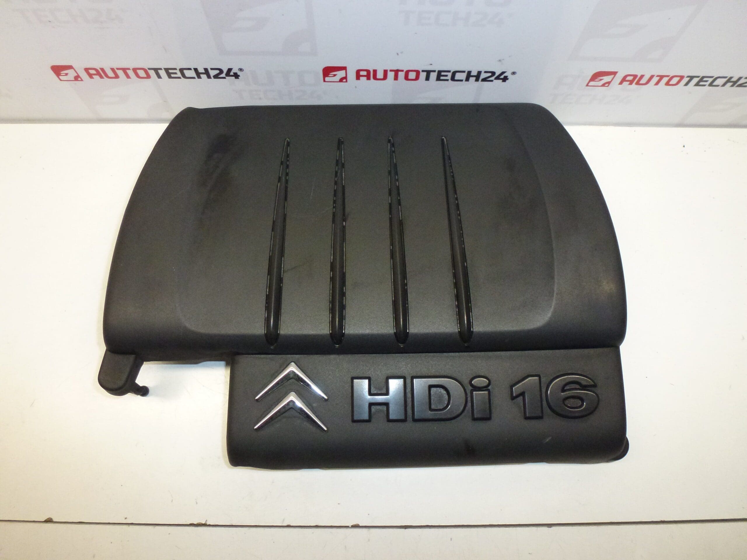 Motorburkolat 1.6 HDI Citroën 9659999980 0137E5
