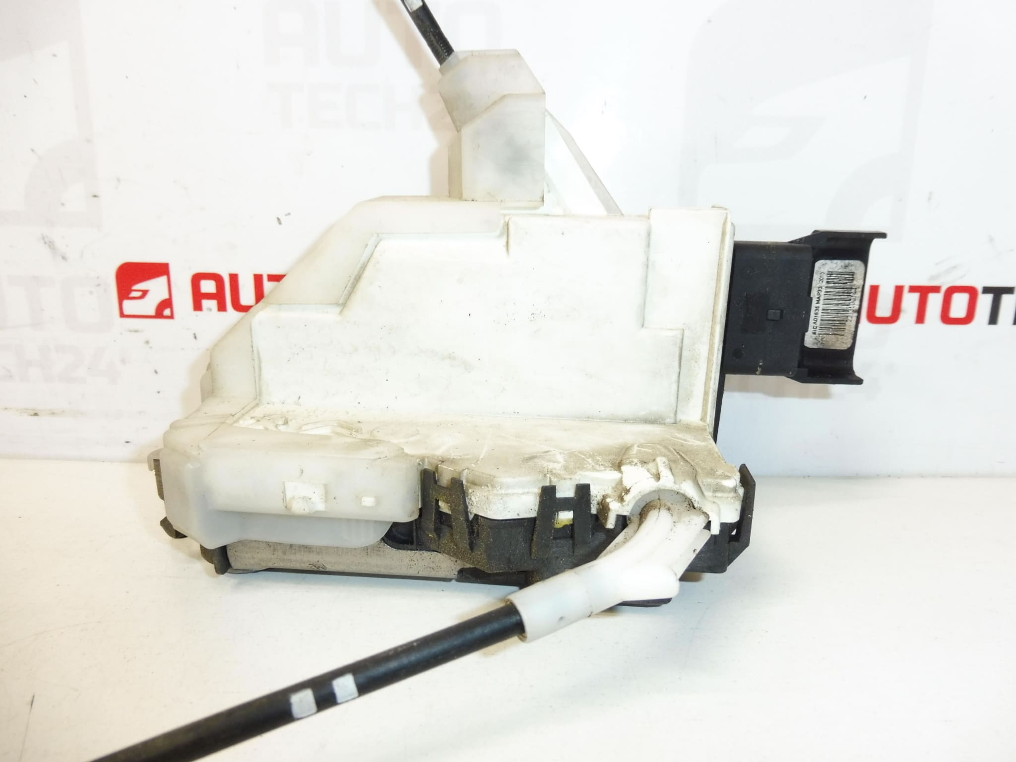 Jobb első utasoldali ajtózár Peugeot 3008 5008 9800623080 9136GC - Image 2