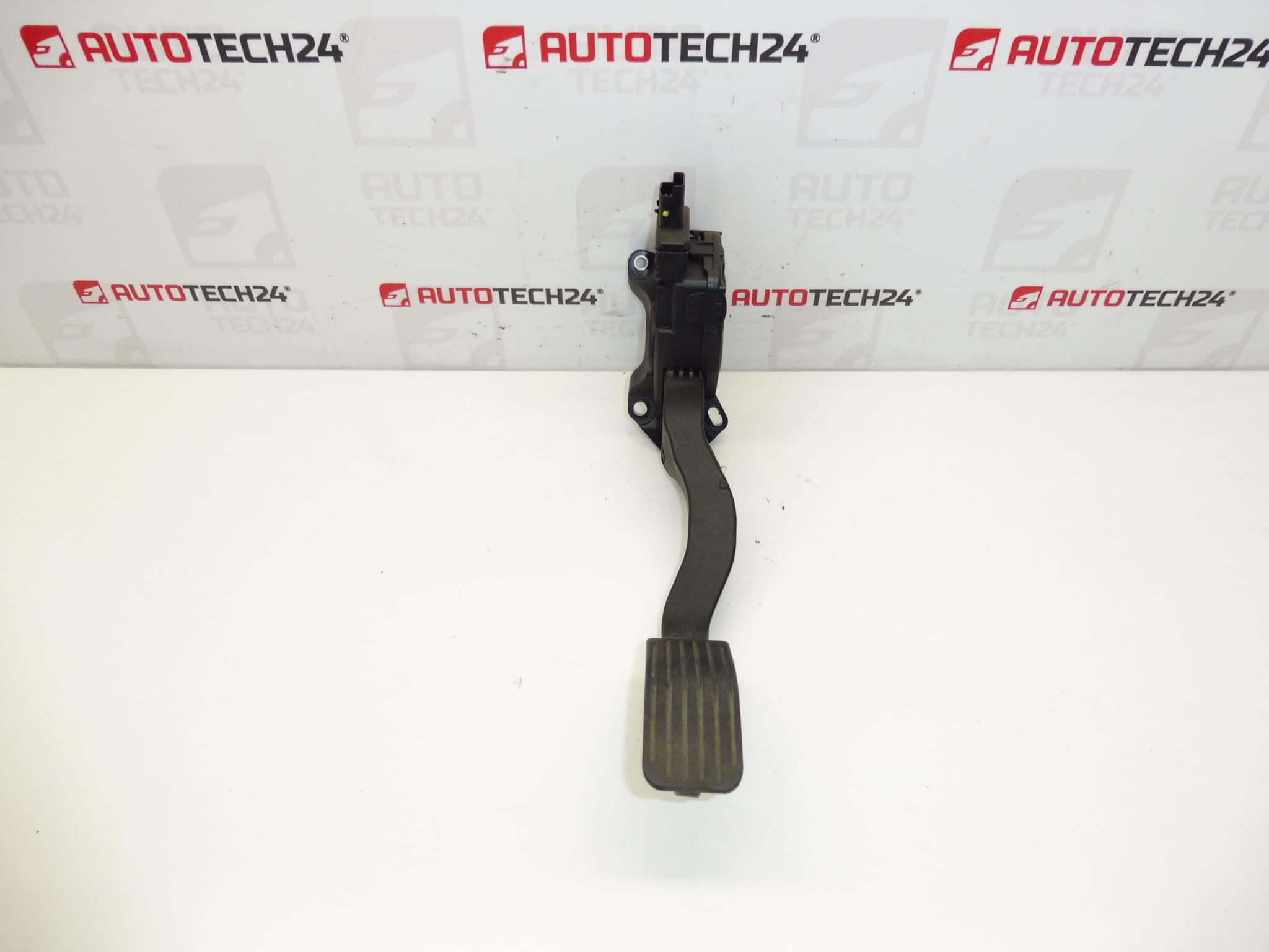 Gázpedál Citroën Peugeot 6PV009083-00 9680756880 1601AW