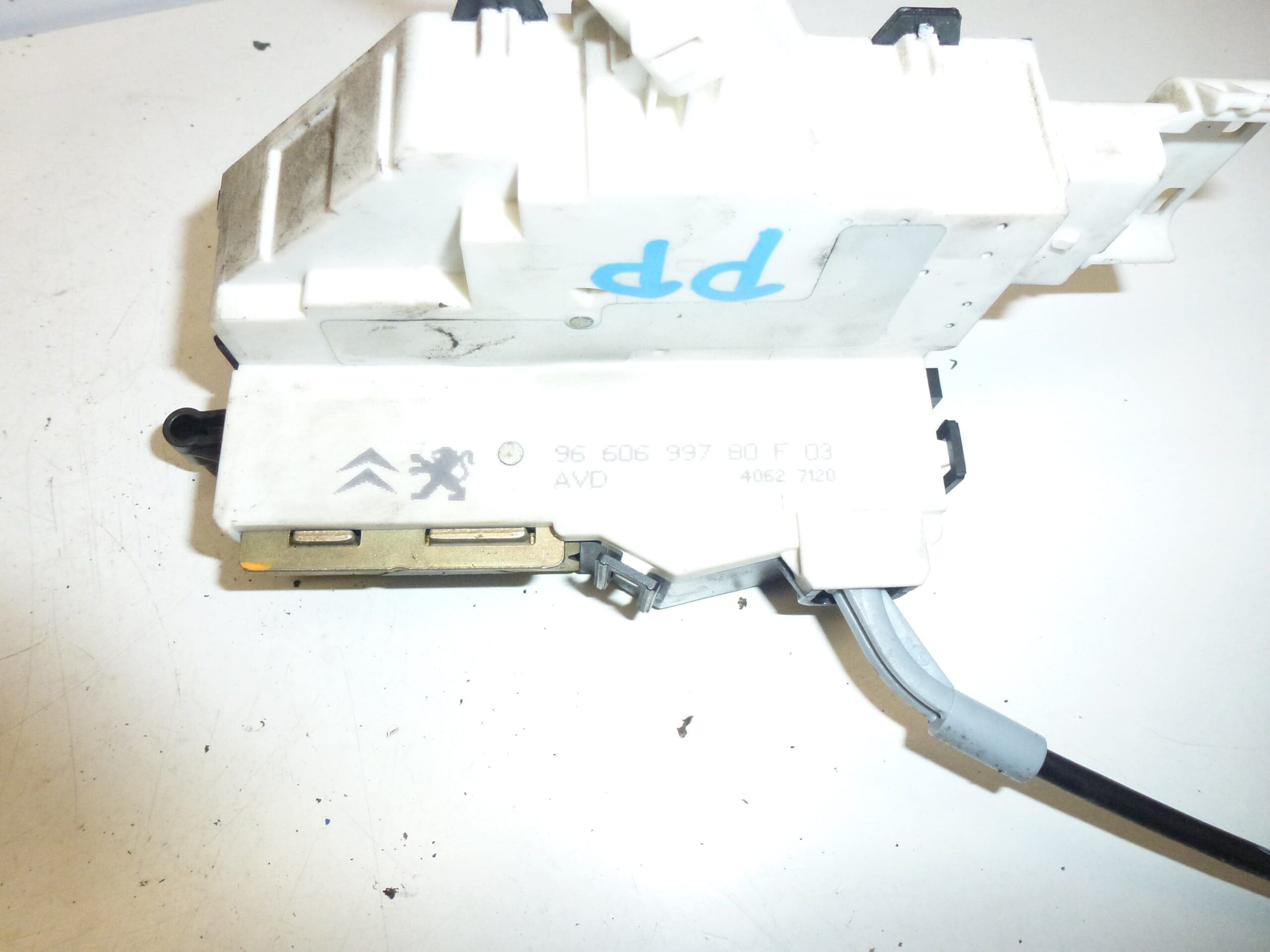 Jobb első ajtózár Citroën C4 9660699780 9136R8 - Image 2