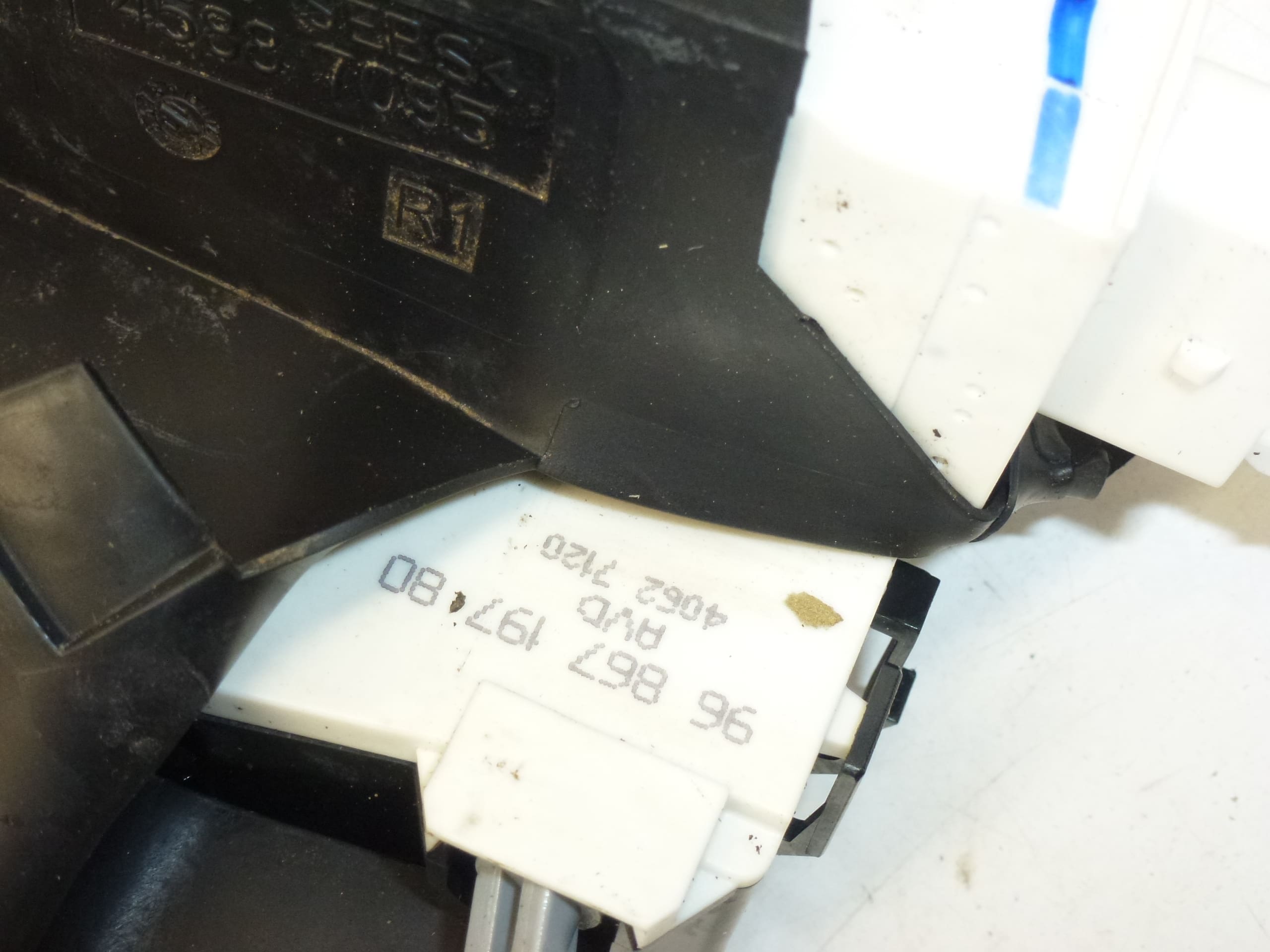 Jobb első ajtózár Citroën C4 9686719780 9136ES - Image 2