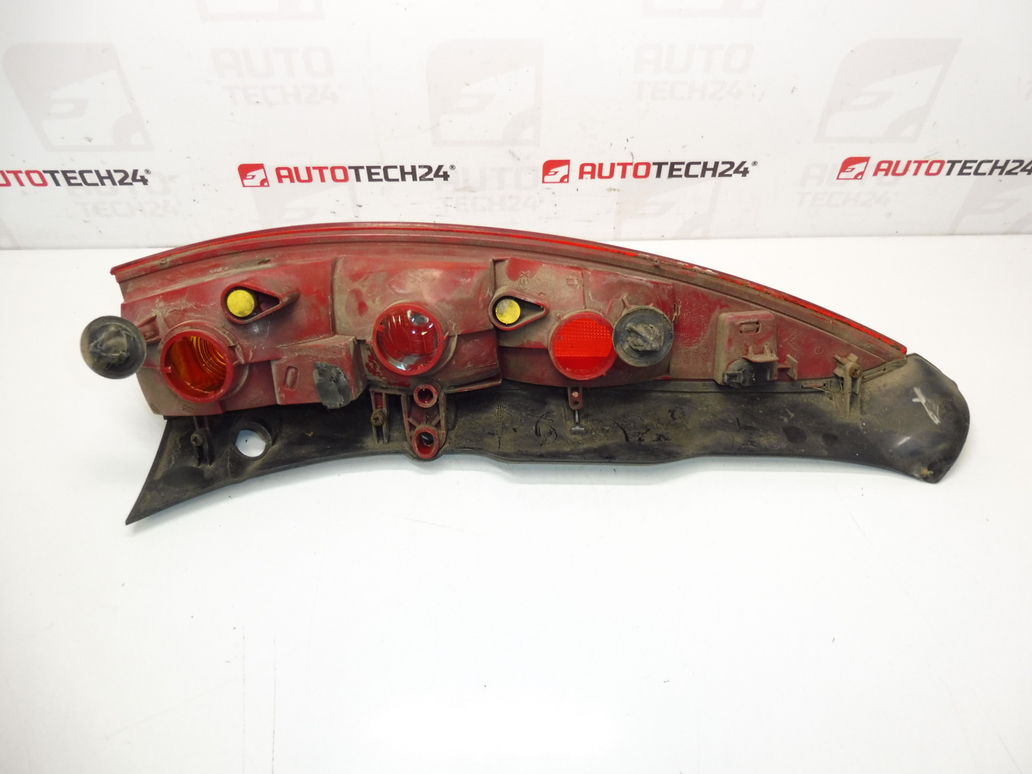 Bal hátsó alsó lámpa Citroën C5 I and II Kombi 9637356580 6350P7