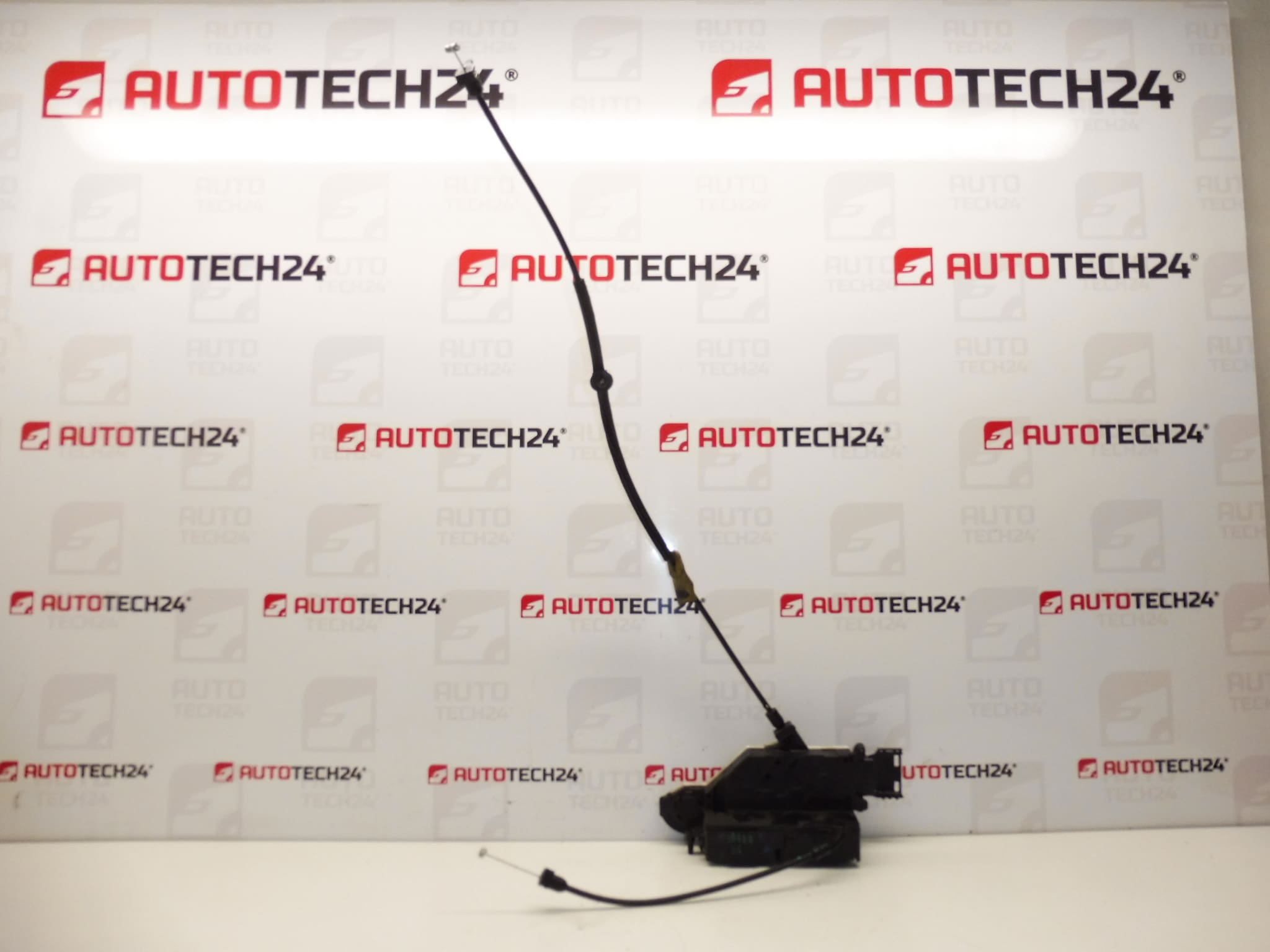 Első utasoldali ajtózár Peugeot 207 24099816 24097816 24095816