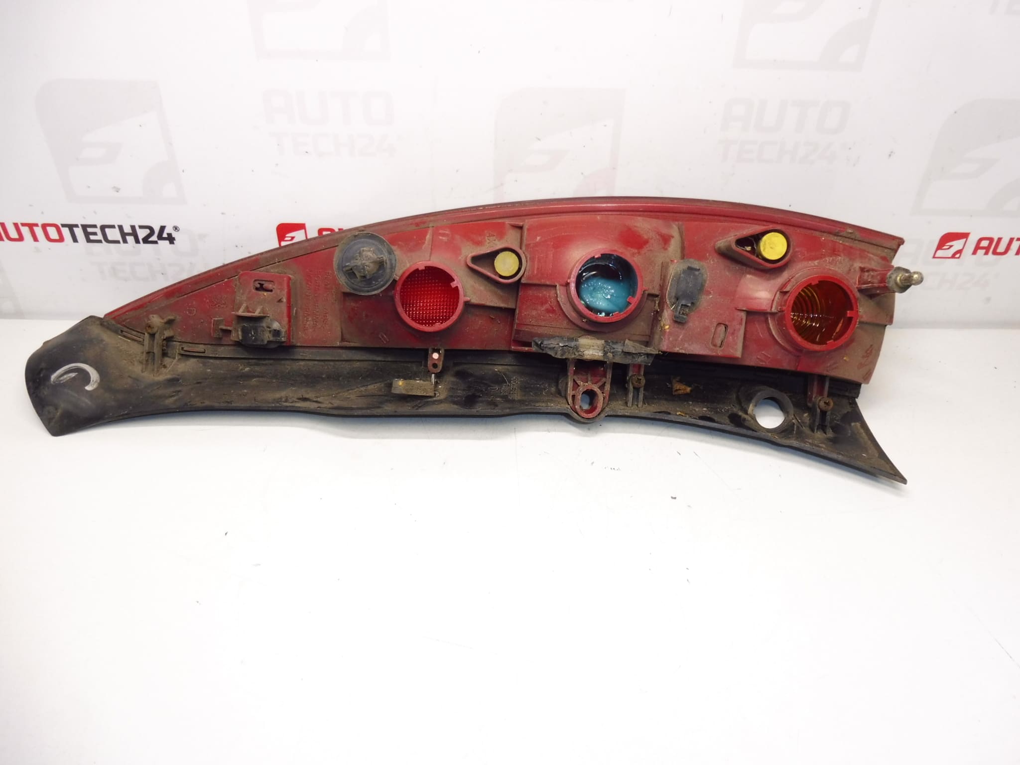 Jobb hátsó alsó lámpa Citroën C5 I and II Kombi 9637356480 6351P7