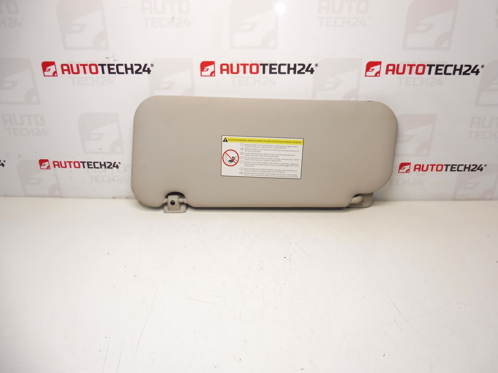 Jobb oldali napellenző Citroën Peugeot 8143LW