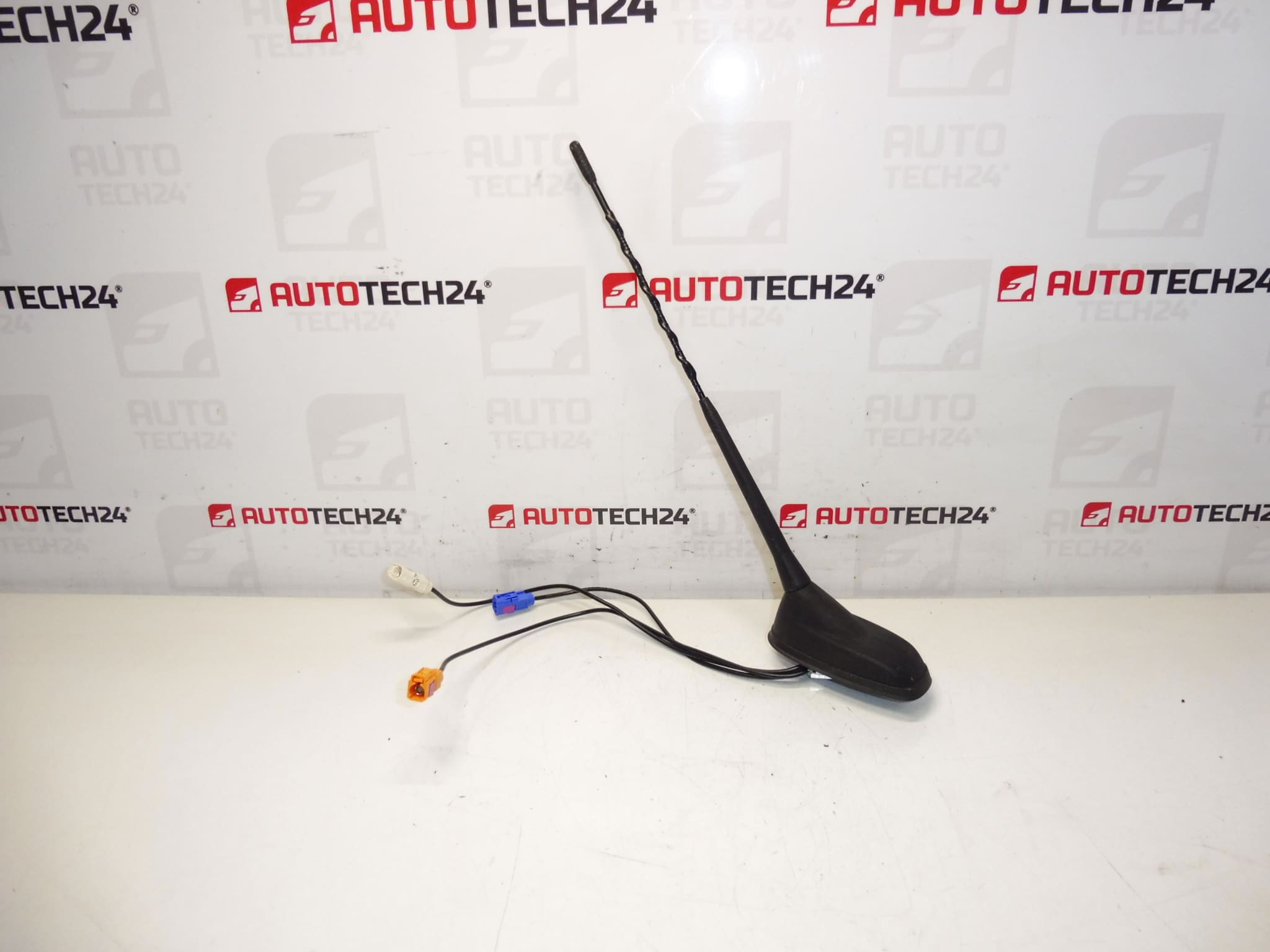 Antenna GPS rúddal Citroën Peugeot 9819669580 9806305680