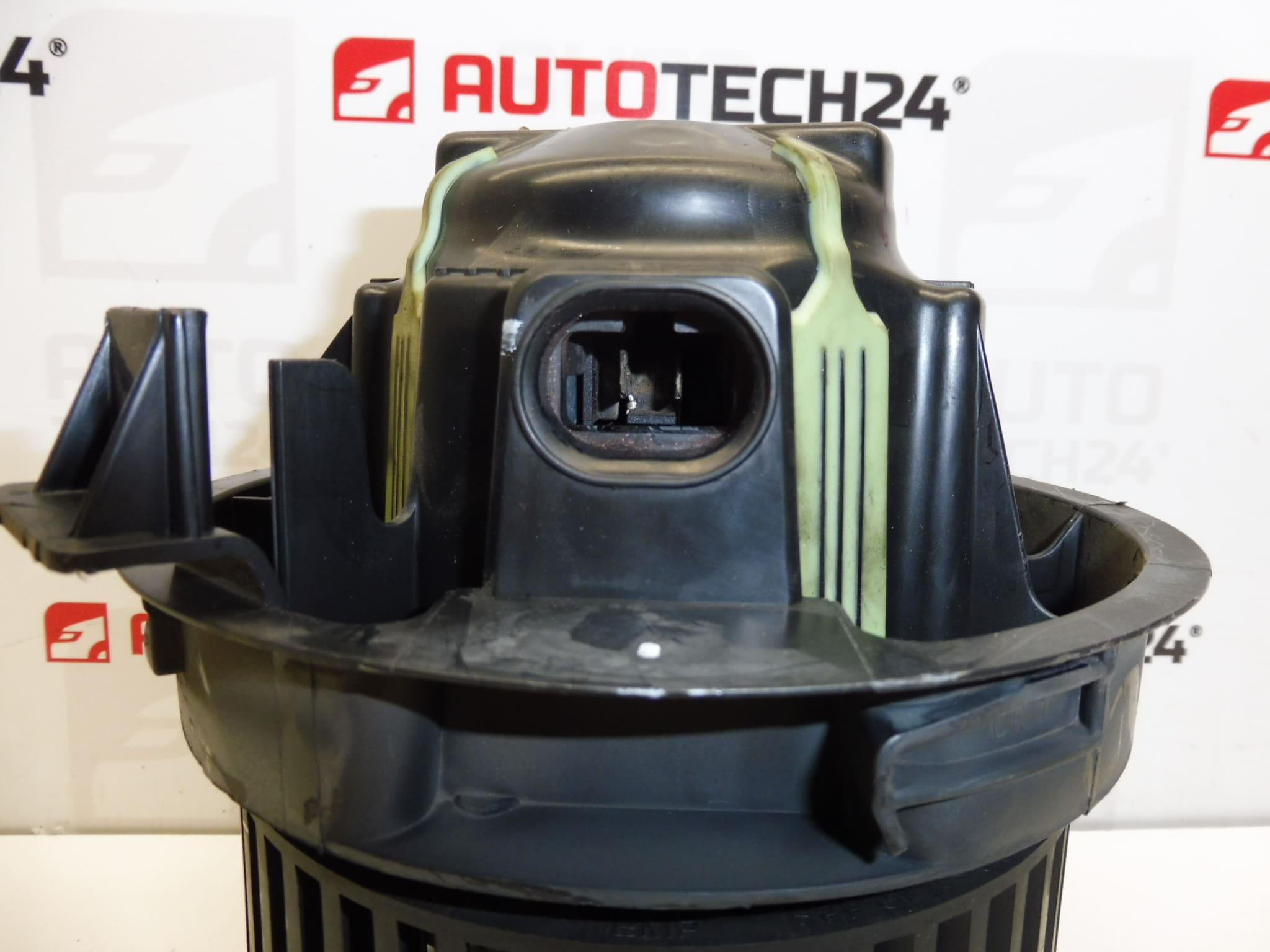 Fűtésventilátor Valeo Citroën Peugeot 207 N102993X - Image 2