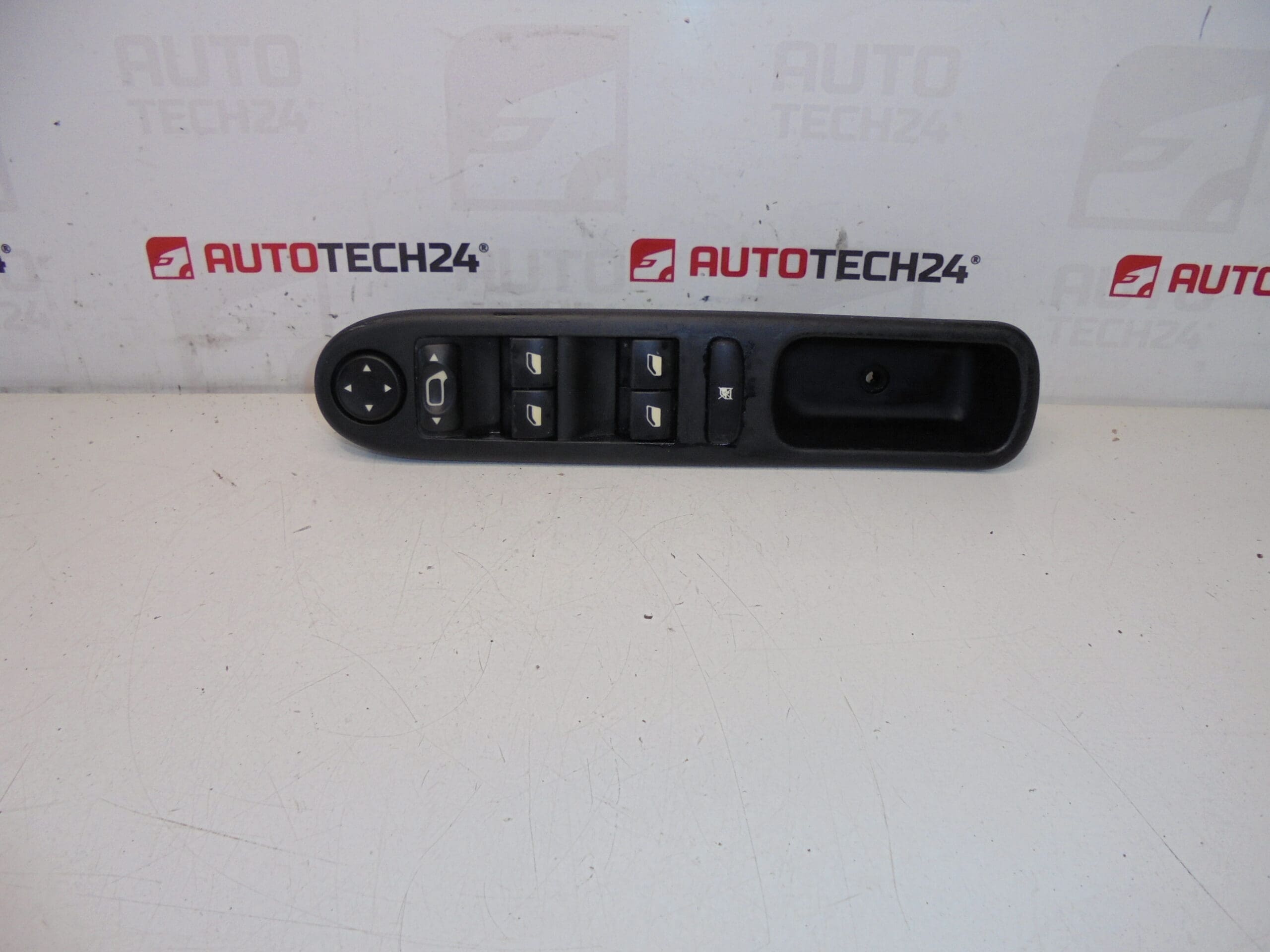 Ablakemelő Peugeot 307 2005-07 96498421XT 6554KT