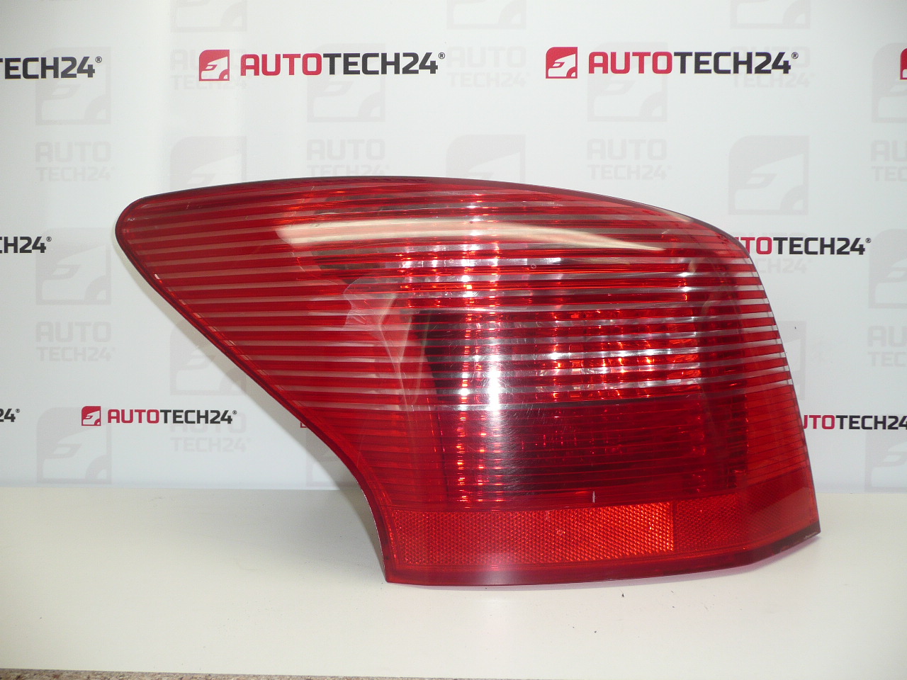 Bal Hátsó Lámpa Peugeot 407 SW 9641948780 6350T3