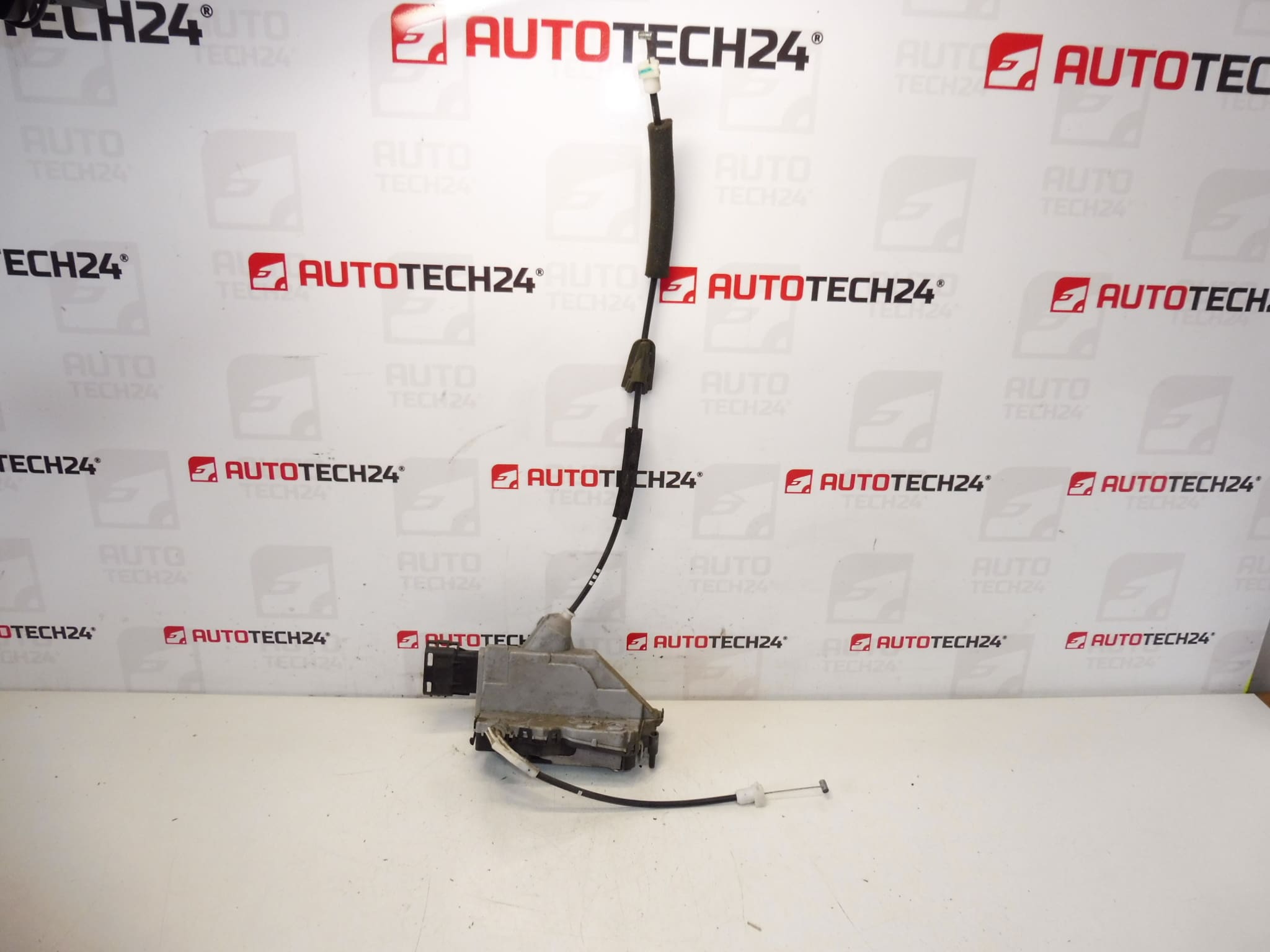 Bal hátsó ajtózár Citroën C3 II A51 9800625080