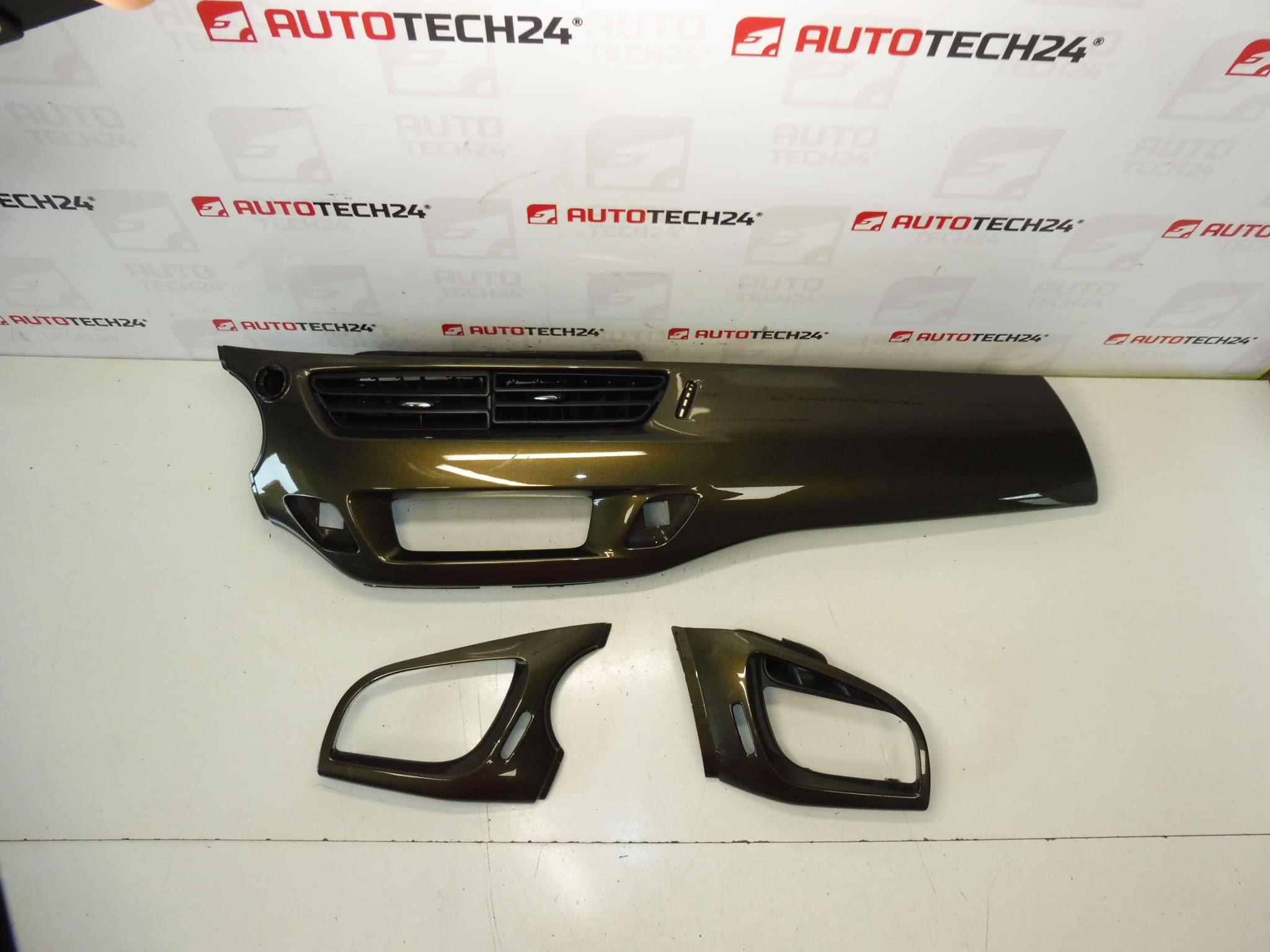 Citroen C3 II A51 műszerfal díszkészlet 9685748677 96857498ZD 96857501ZD