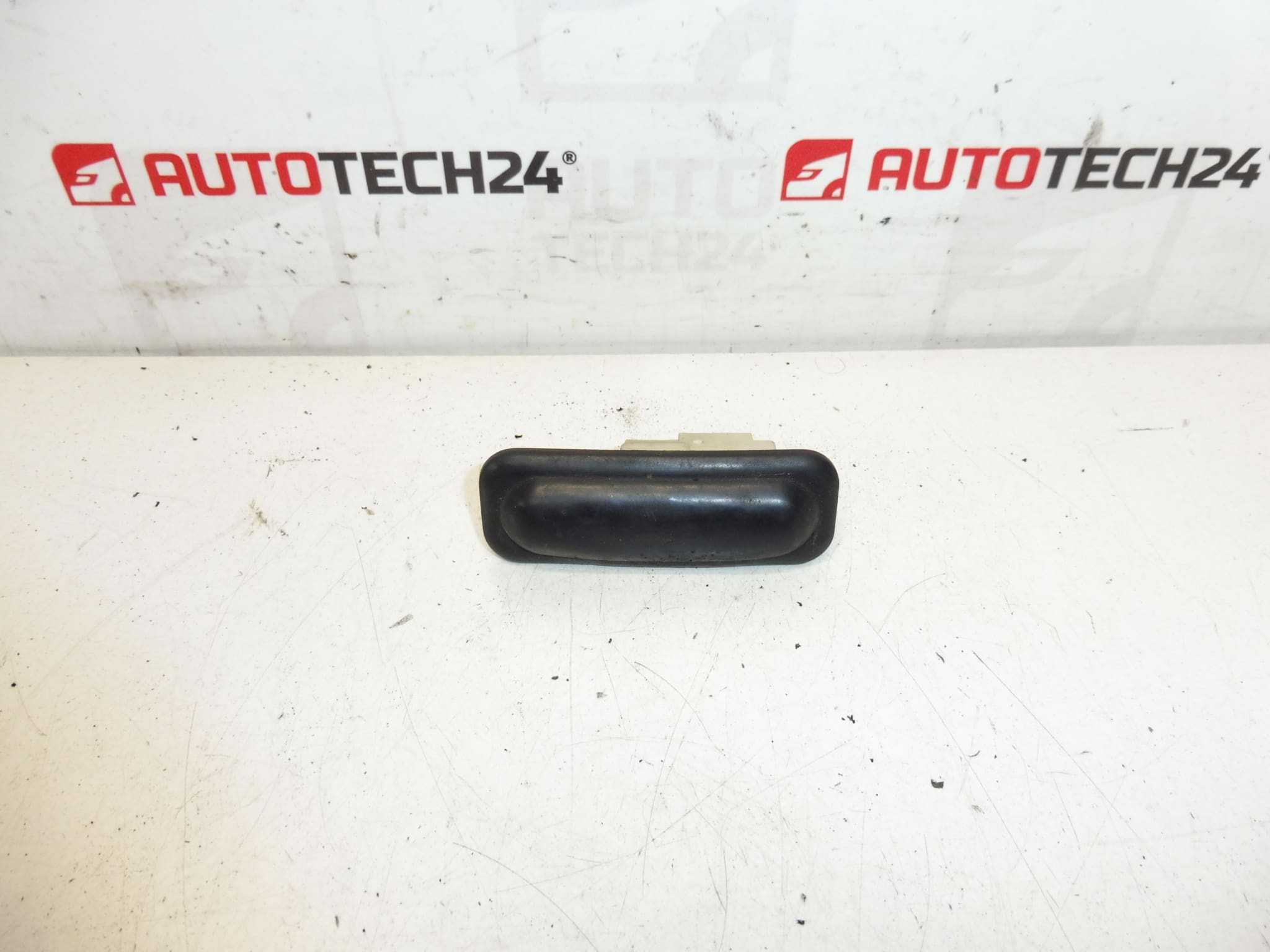 Citroën DS 6490CN csomagtérajtó nyitás vezérlő