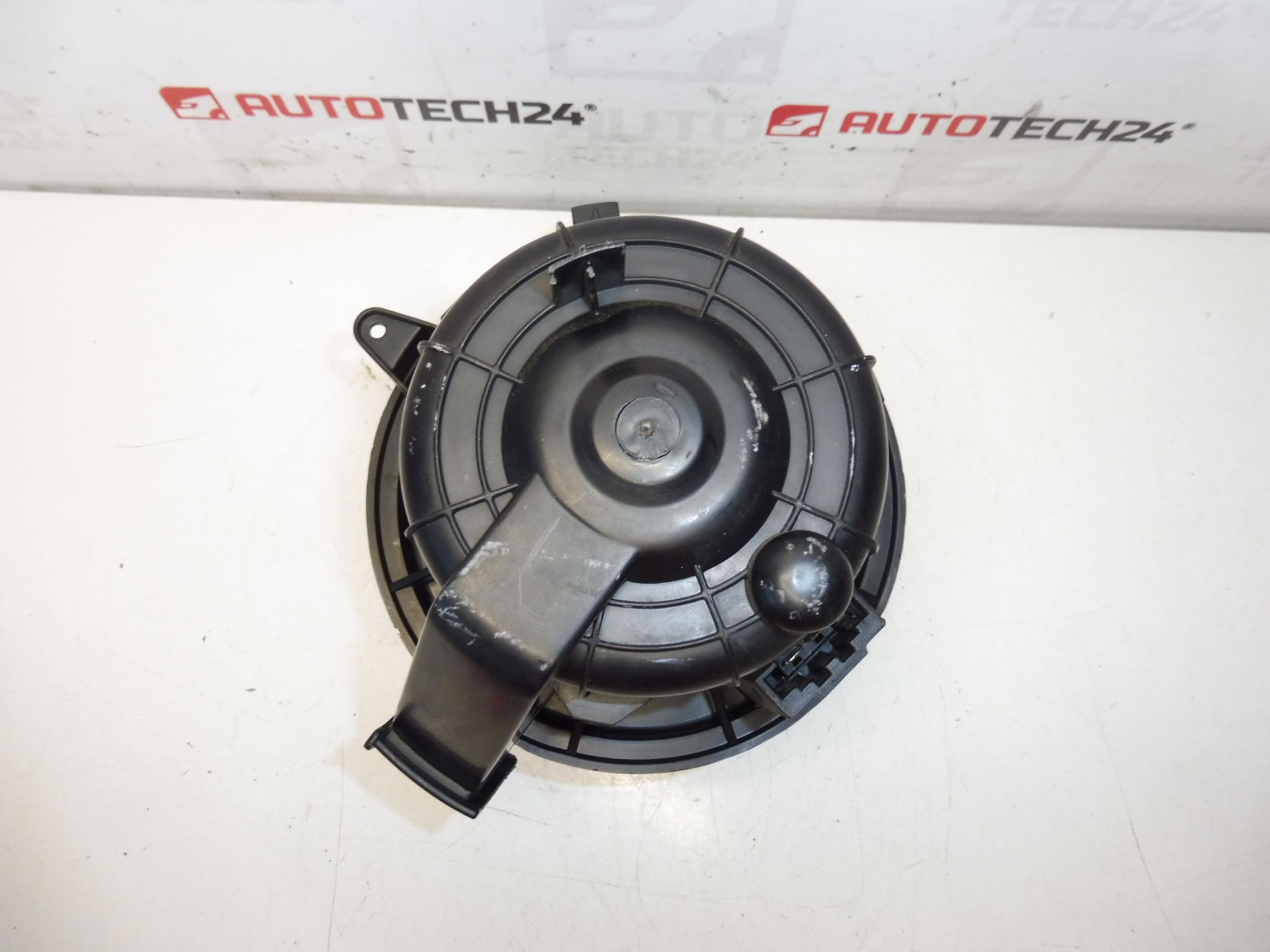 Fűtésventilátor Valeo Citroën Peugeot T4190001 6441CR - Image 2