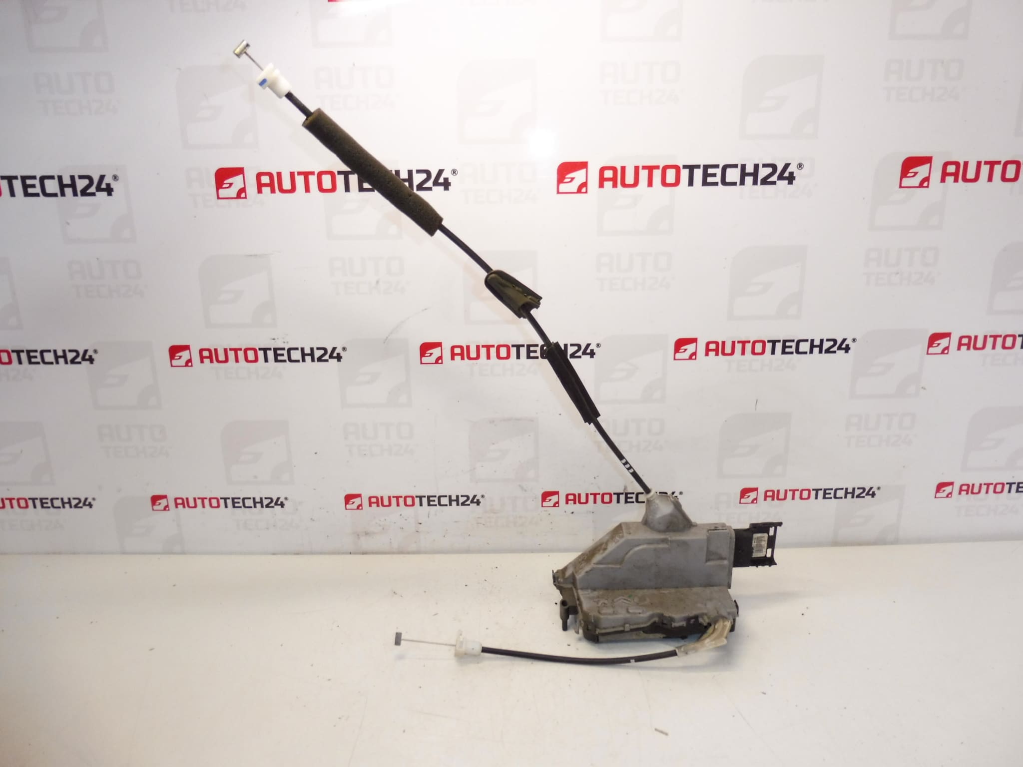 Jobb hátsó ajtózár Citroën C3 II A51 9800625180