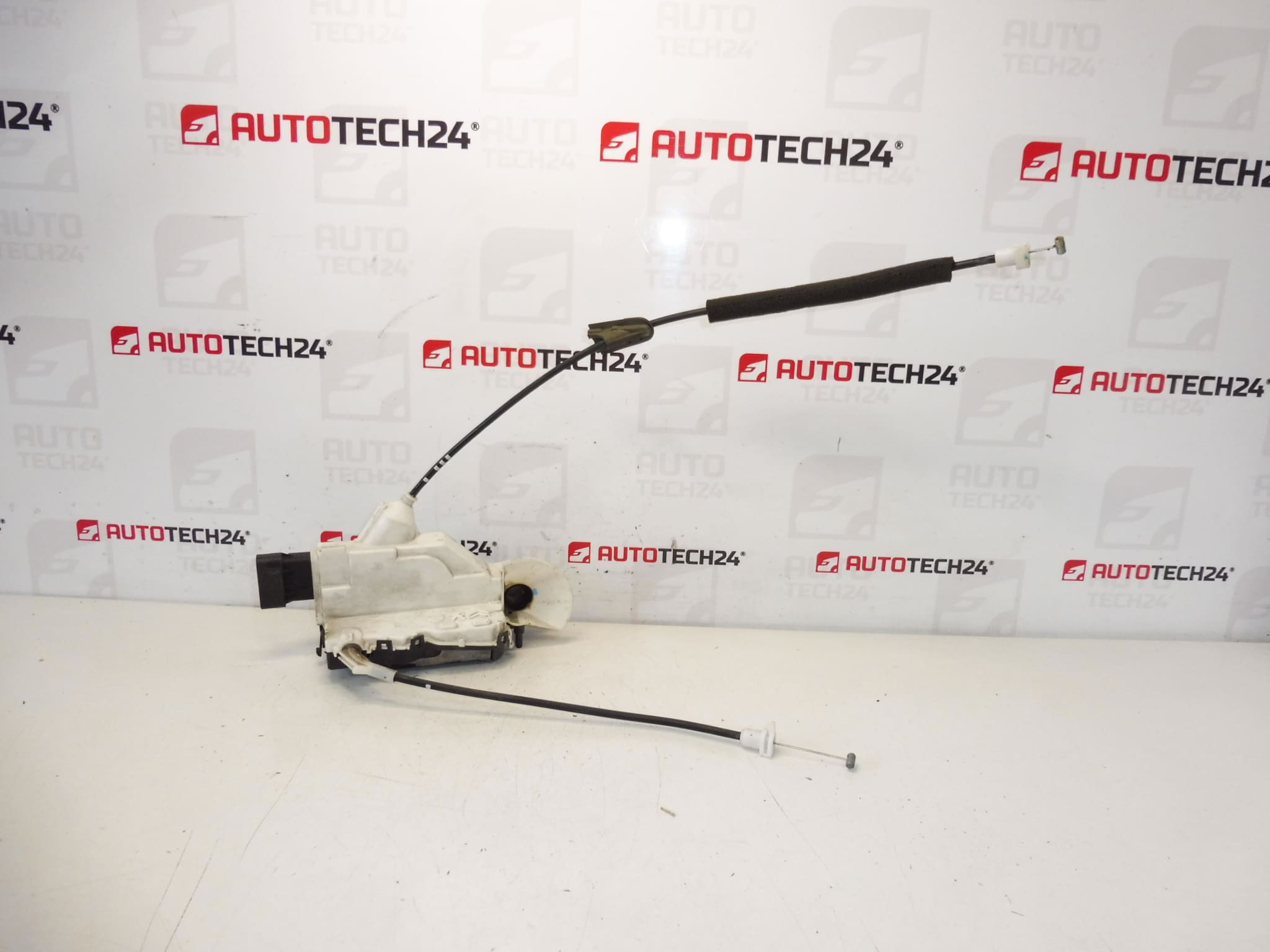 Vezetőoldali ajtózár Citroën C3 II A51 9800624480