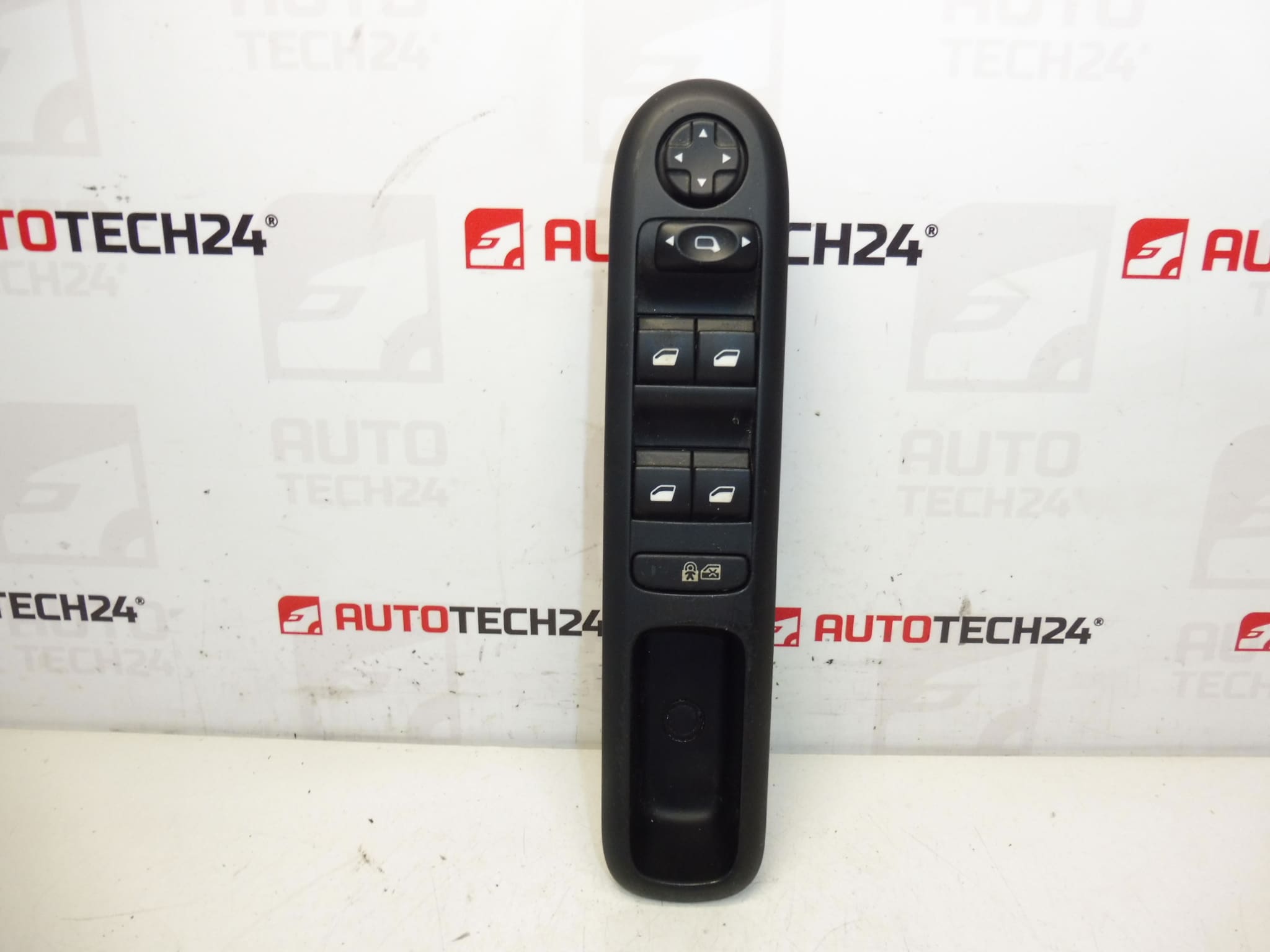 Ablak és tükör vezérlés Peugeot 3008 5008 96650620ZD 6490X5