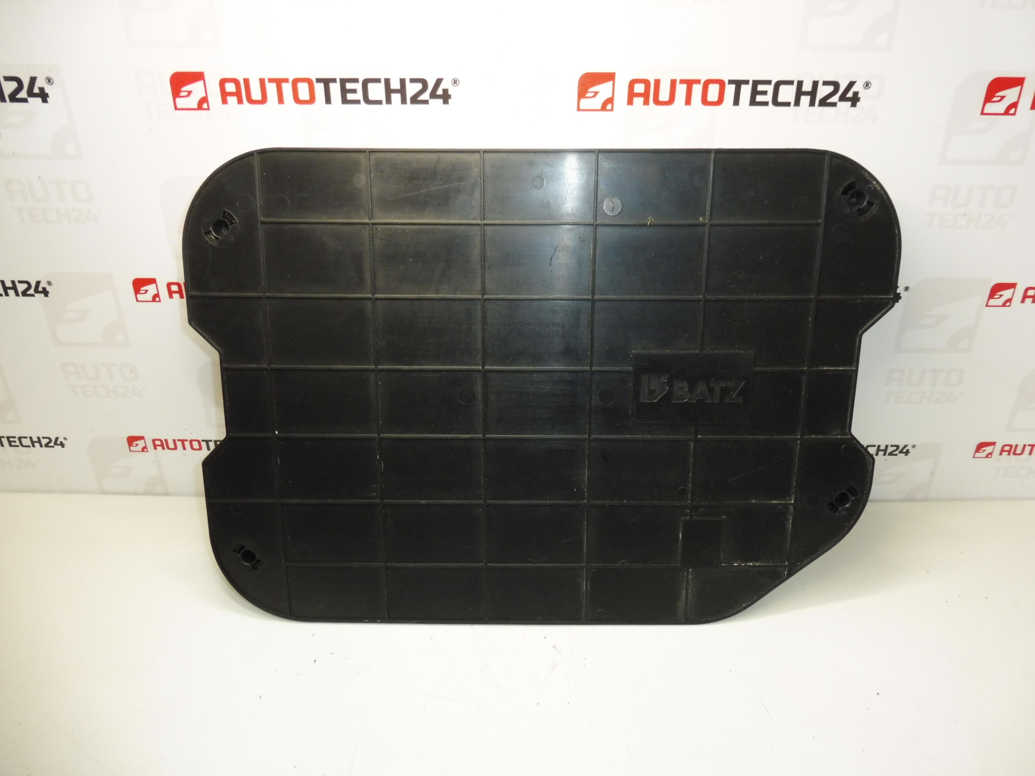 Szerszámkészlet, emelő, kerékkulcs, vontatófül Citroën C4 PICASSO 6736A7 674418 672594 671809 671739