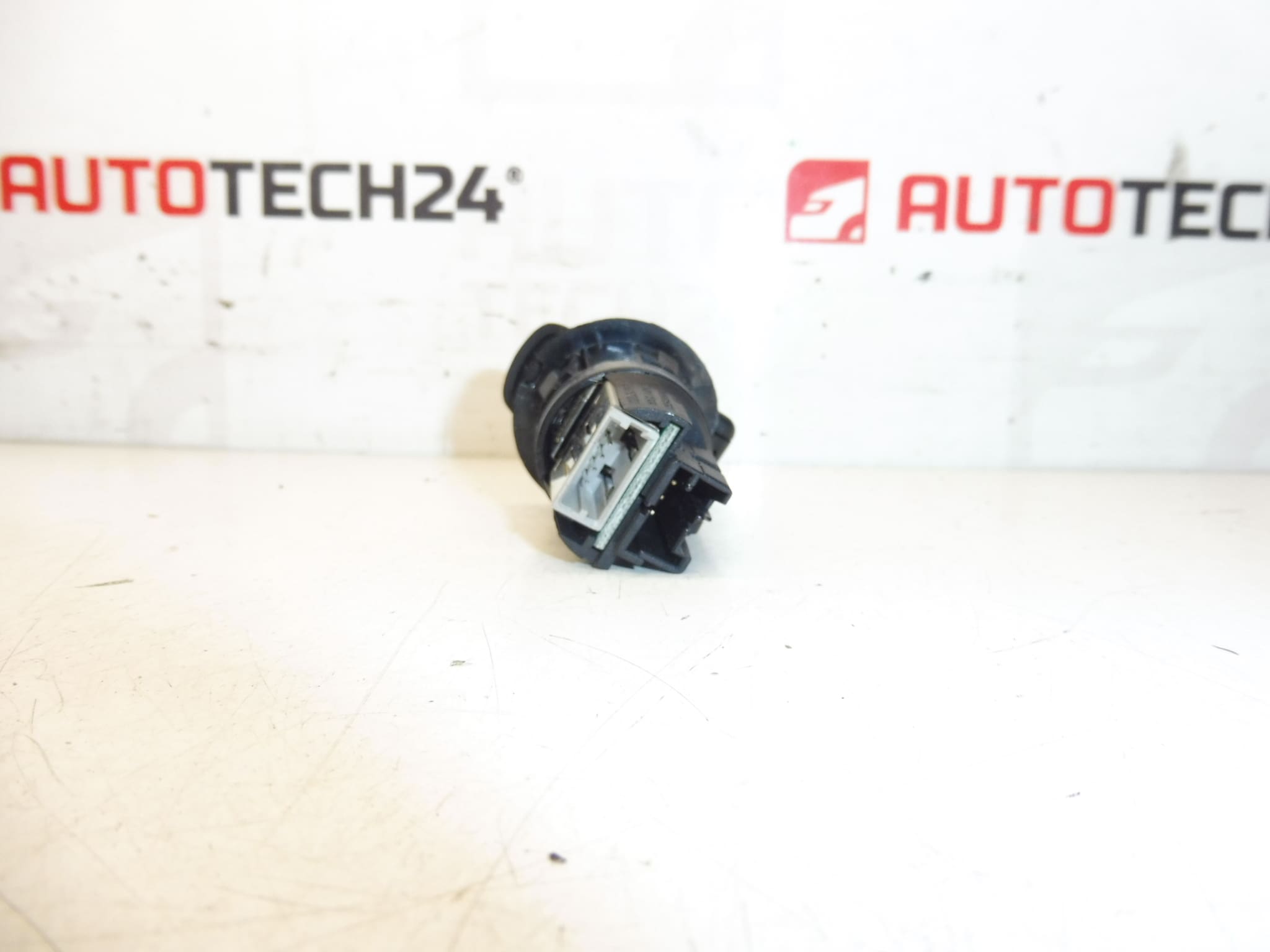 USB aljzat Citroën Peugeot 96645227ZD 6574JV - Image 2