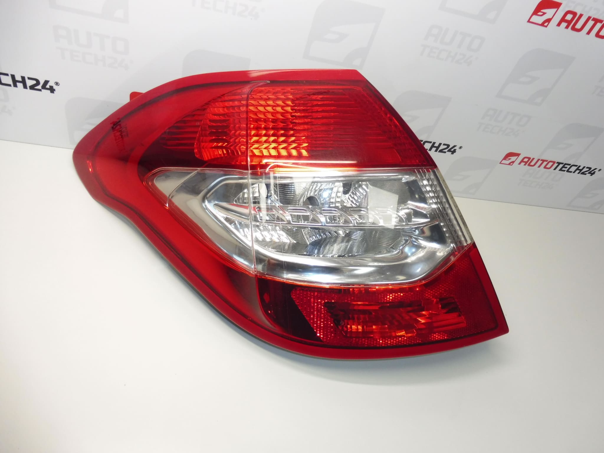 Bal hátsó lámpa külső Citroën C4 II 9687312180 6350KS