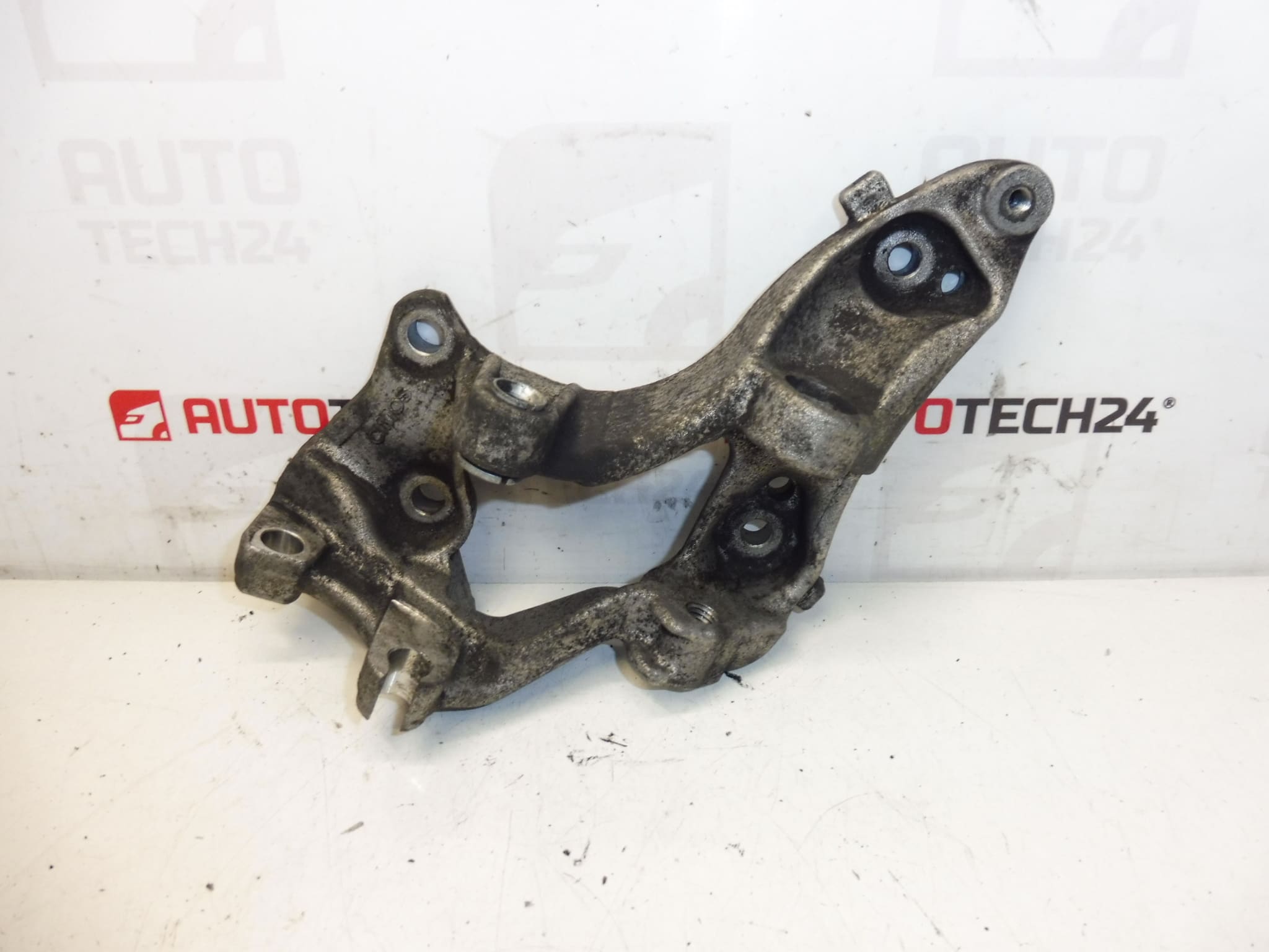 Citroën Peugeot generátor tartó 9655652980 5706K3