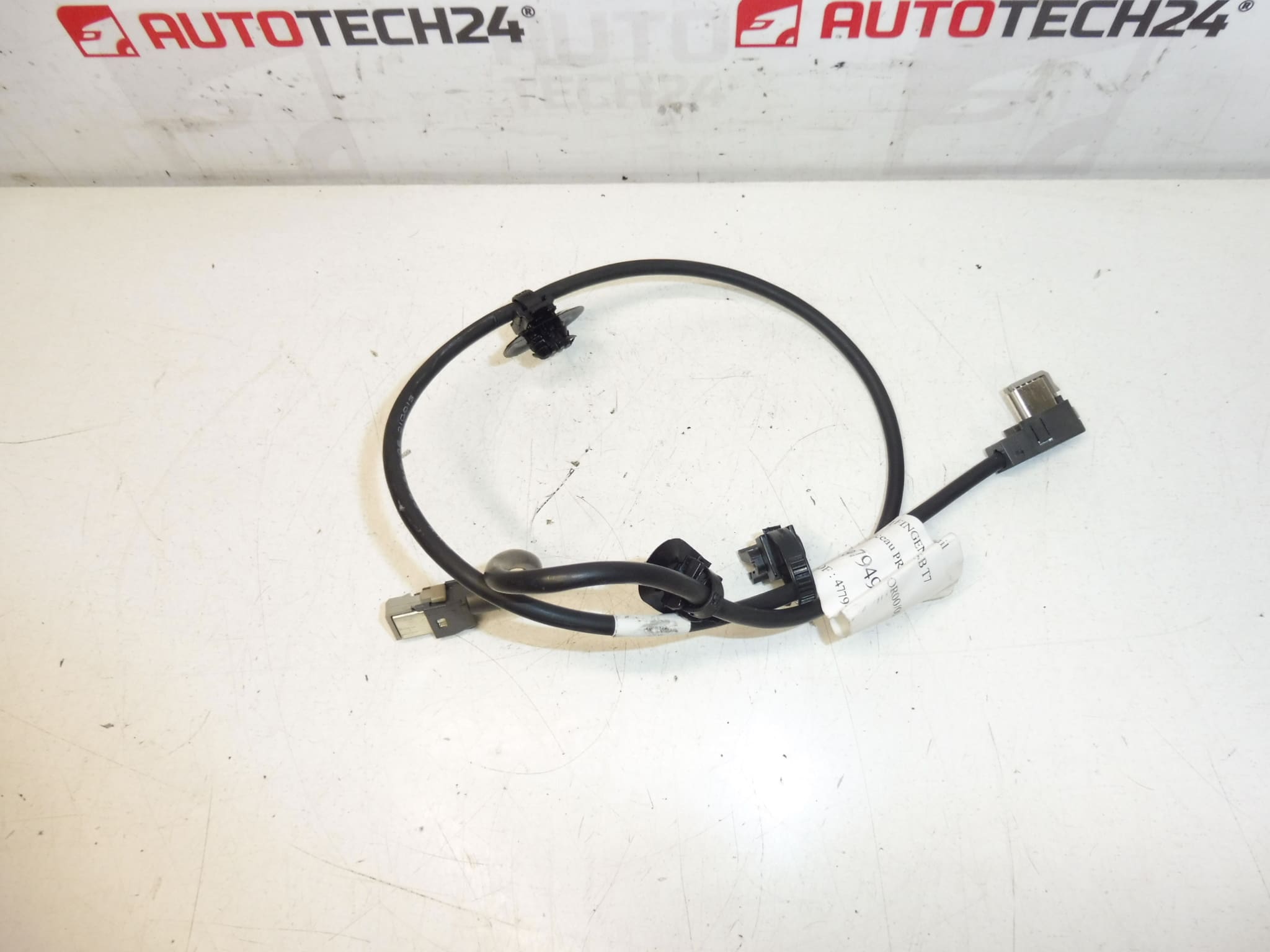 Citroen Peugeot USB kötet 9687949180 6586ZS