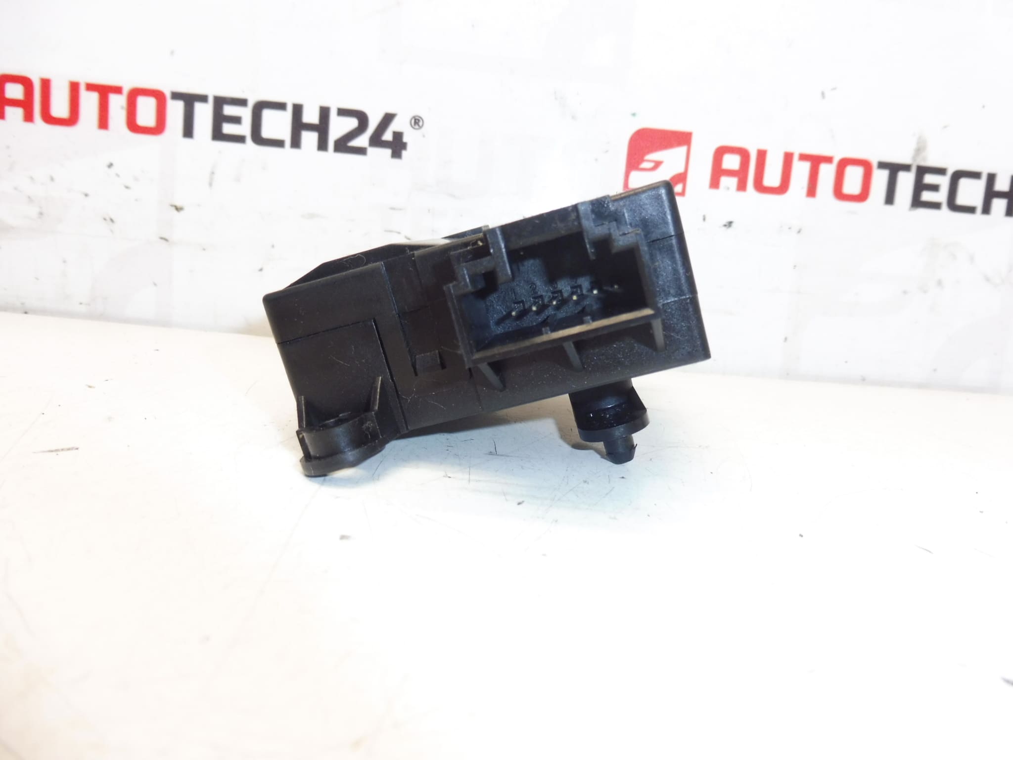 Szervo motorfűtés Valeo Citroën Peugeot 030998Z - Image 2