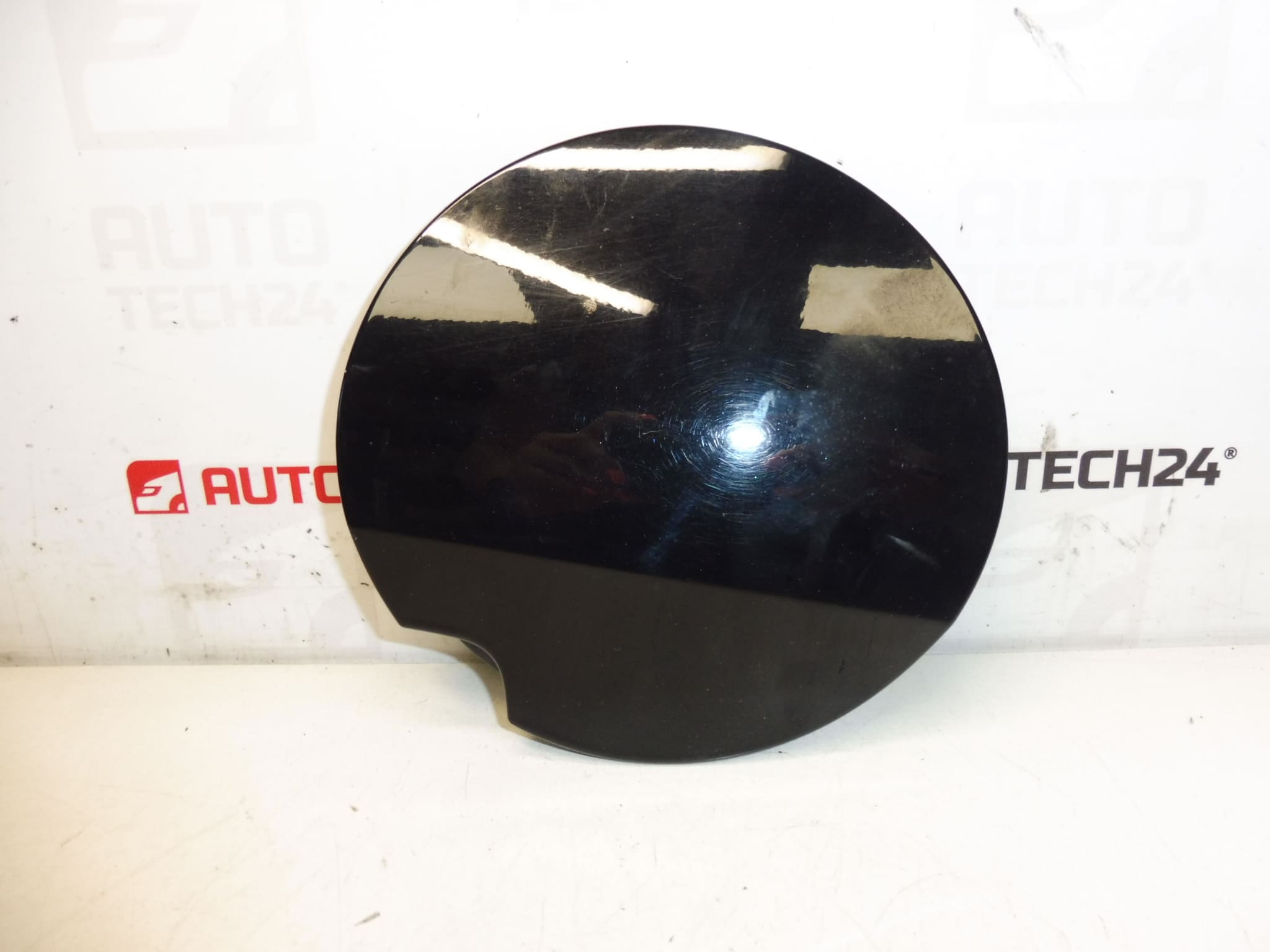 Tankfedél fedél KTVD Peugeot 308 9681632777 1517G5
