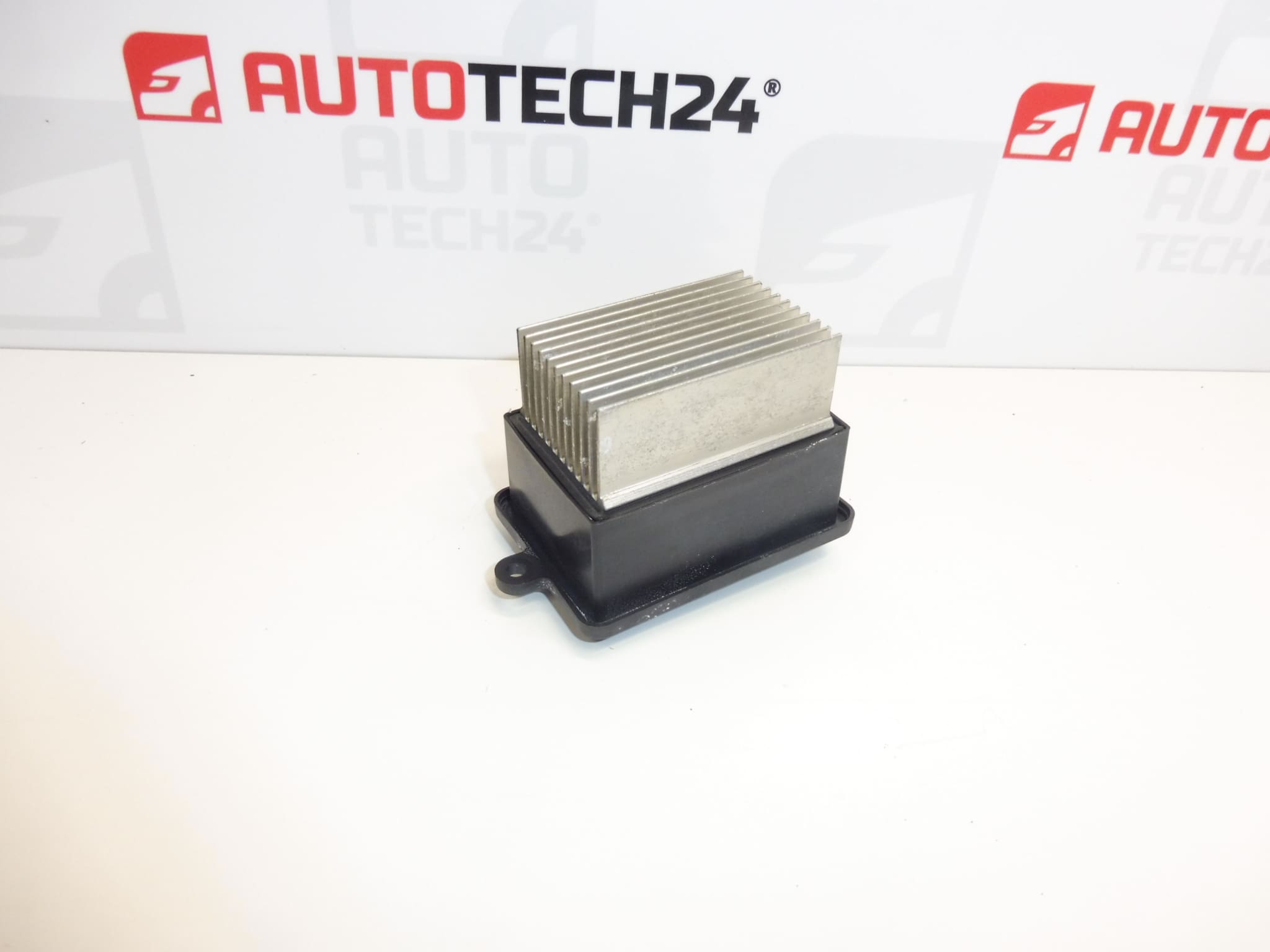 Citroën Peugeot ventilátorszabályozó 9821291880