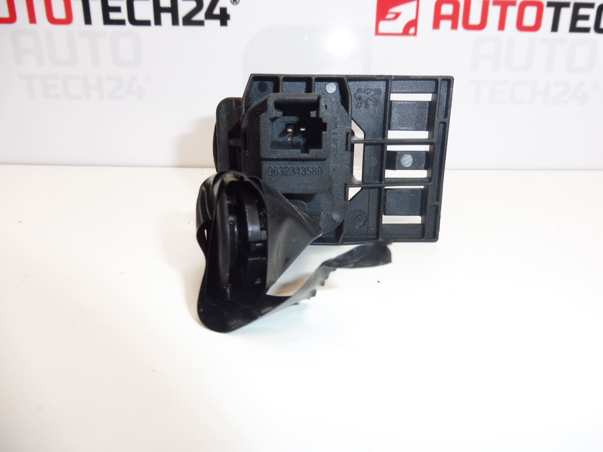 Csomagtérajtó-nyitógomb EZWD Peugeot 307 CC 9632343580 872559 - Image 2